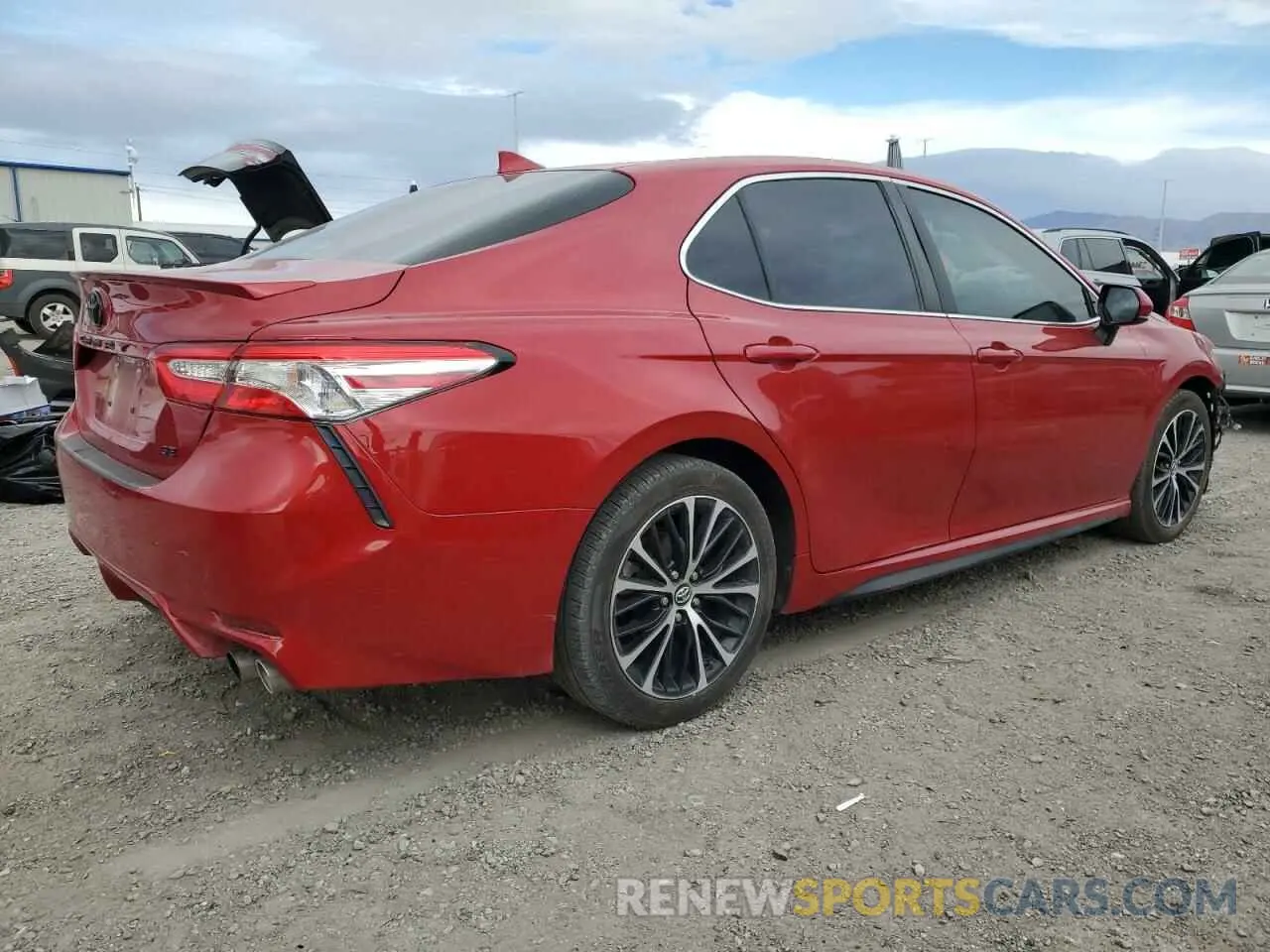 3 fotografías del automóvil dañado 4T1G11AK2LU331401 TOYOTA CAMRY 2020
