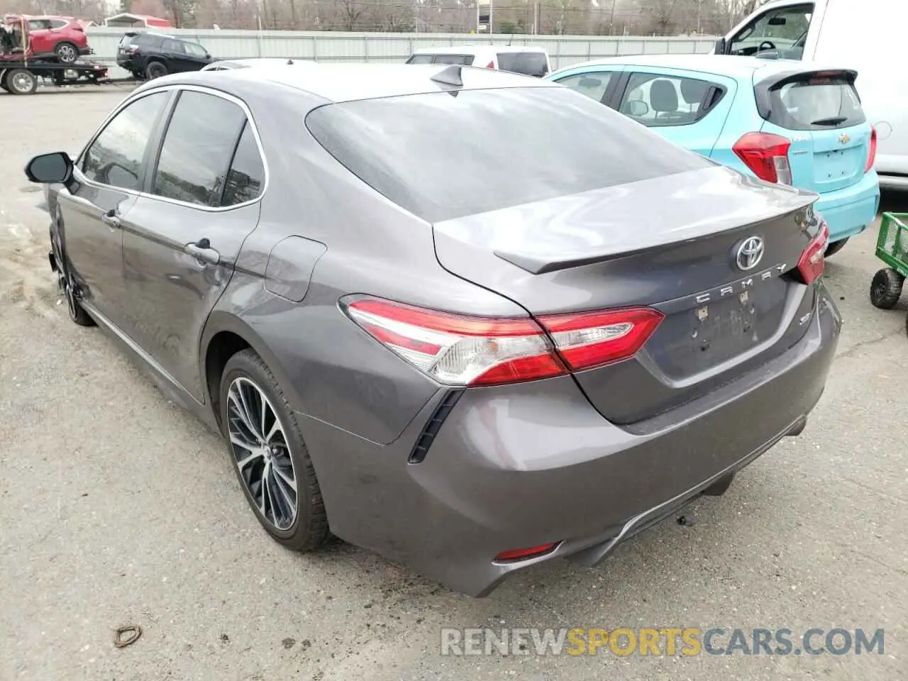 3 fotografías del automóvil dañado 4T1G11AK2LU341331 TOYOTA CAMRY 2020