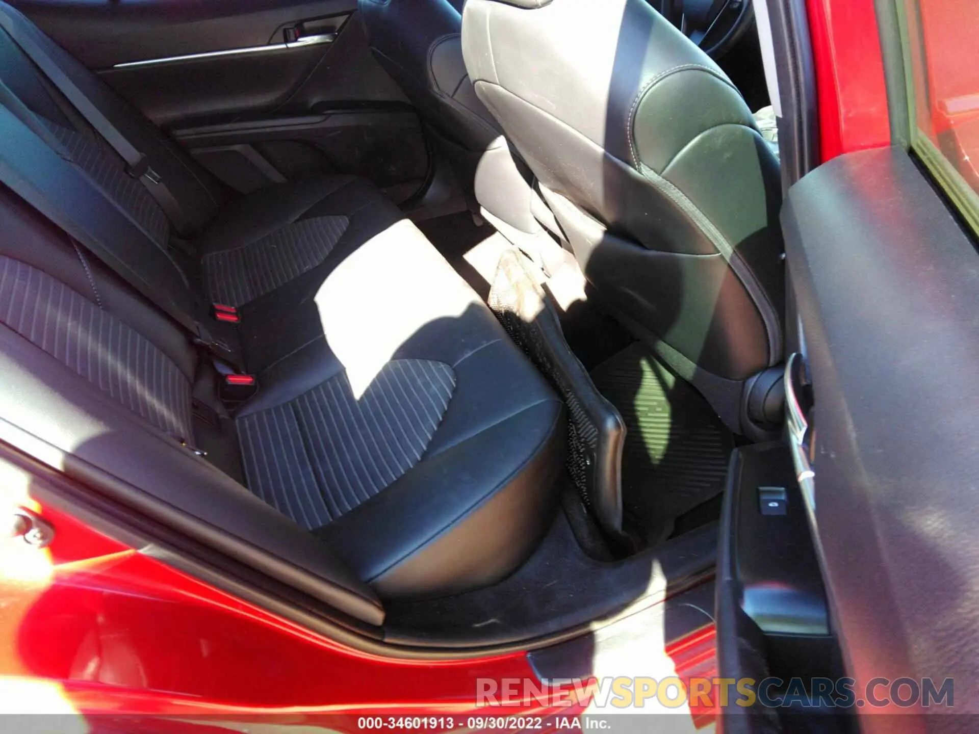 8 fotografías del automóvil dañado 4T1G11AK2LU352653 TOYOTA CAMRY 2020