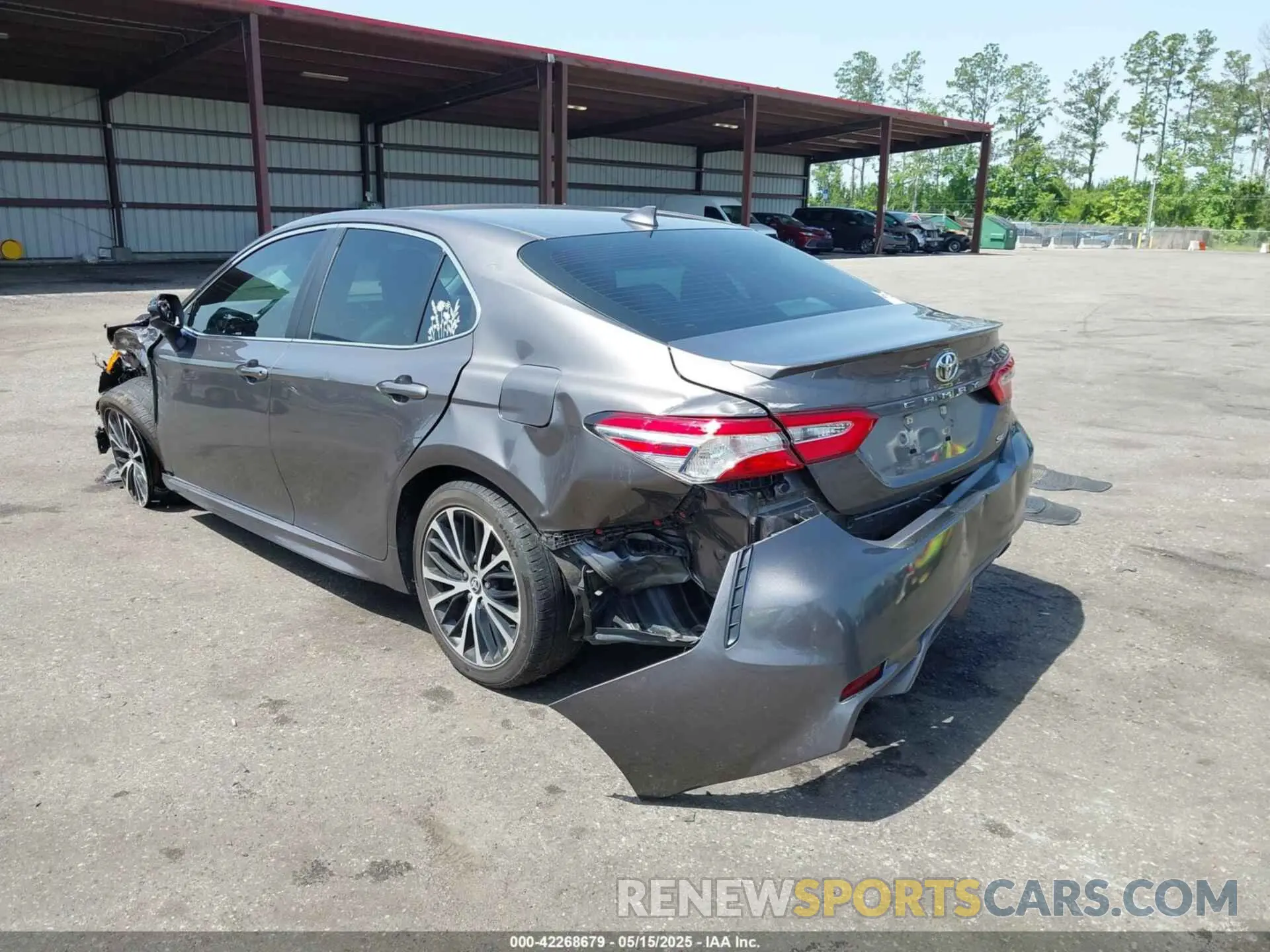 3 fotografías del automóvil dañado 4T1G11AK2LU359246 TOYOTA CAMRY 2020