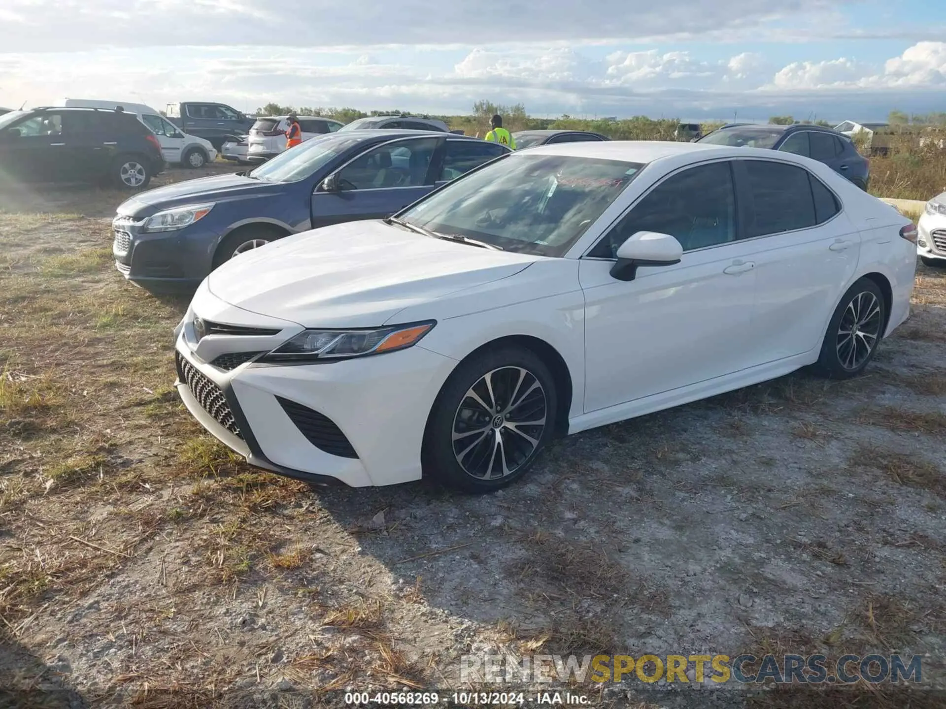 2 fotografías del automóvil dañado 4T1G11AK2LU377519 TOYOTA CAMRY 2020