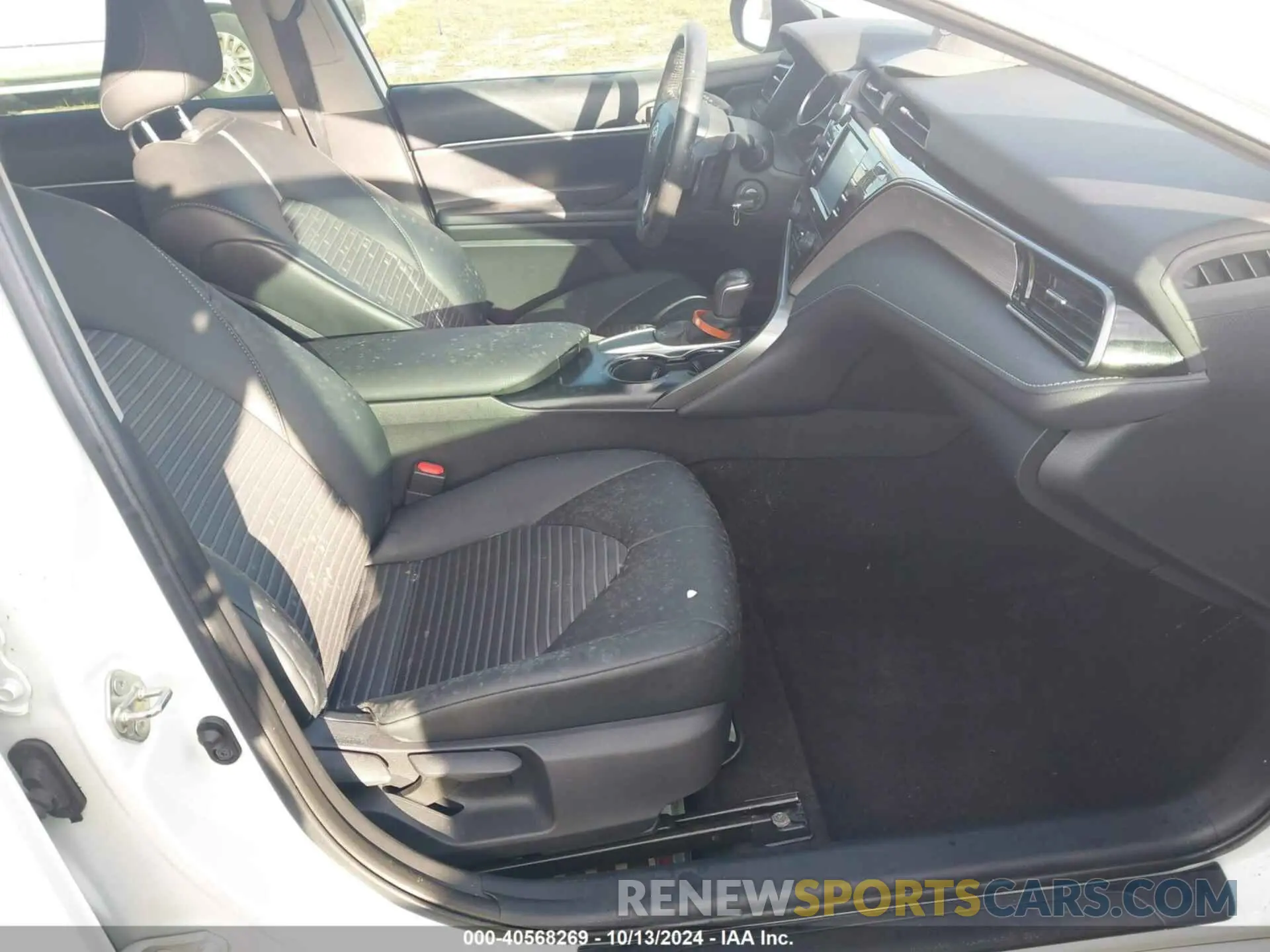 5 fotografías del automóvil dañado 4T1G11AK2LU377519 TOYOTA CAMRY 2020
