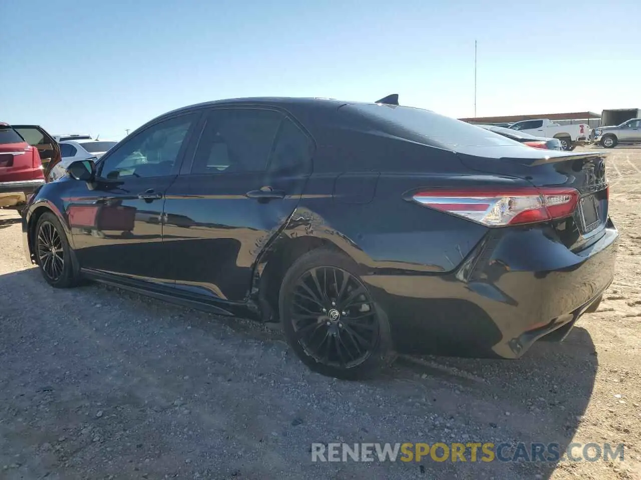 2 fotografías del automóvil dañado 4T1G11AK2LU381327 TOYOTA CAMRY 2020