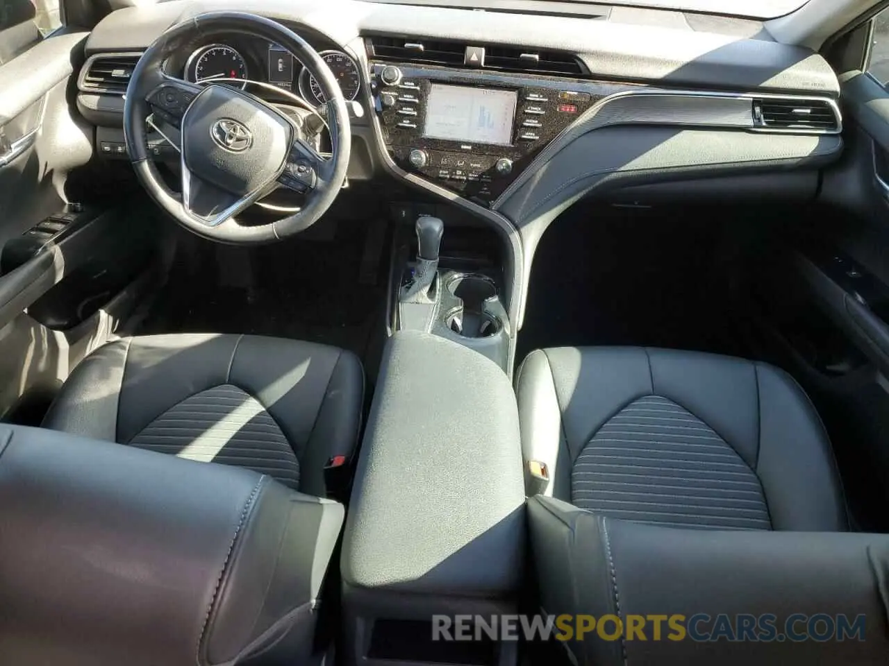 8 fotografías del automóvil dañado 4T1G11AK2LU381327 TOYOTA CAMRY 2020