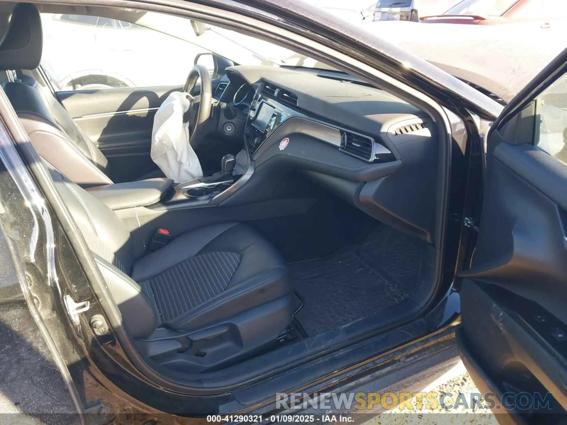 5 fotografías del automóvil dañado 4T1G11AK2LU390335 TOYOTA CAMRY 2020