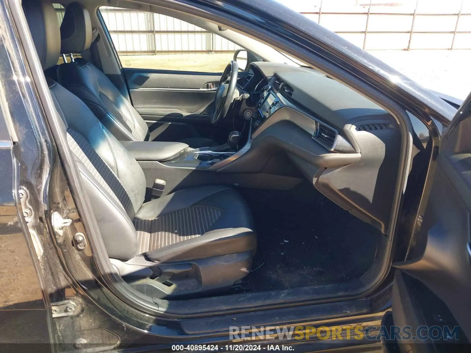 5 fotografías del automóvil dañado 4T1G11AK2LU401558 TOYOTA CAMRY 2020
