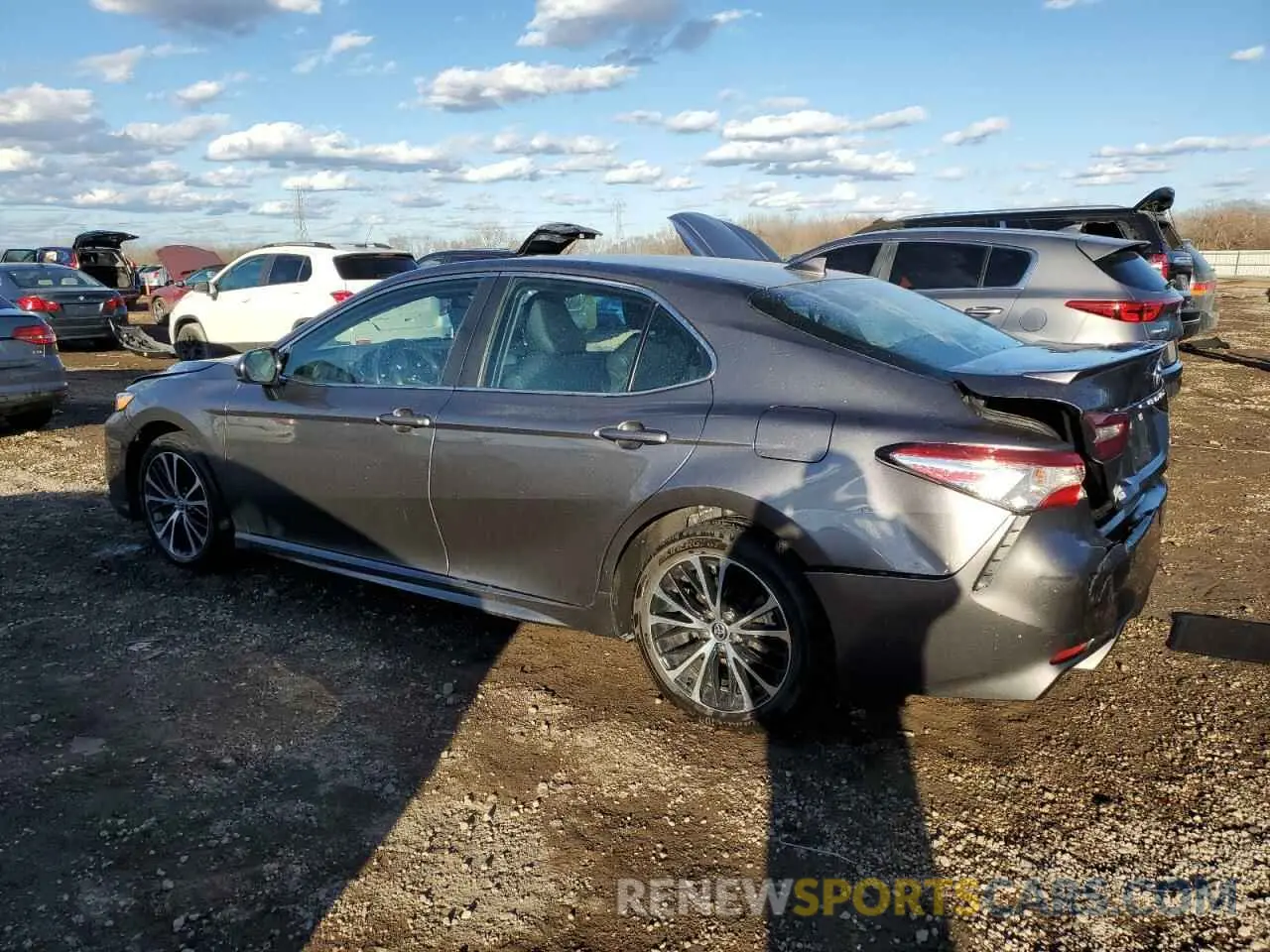 2 fotografías del automóvil dañado 4T1G11AK2LU504690 TOYOTA CAMRY 2020