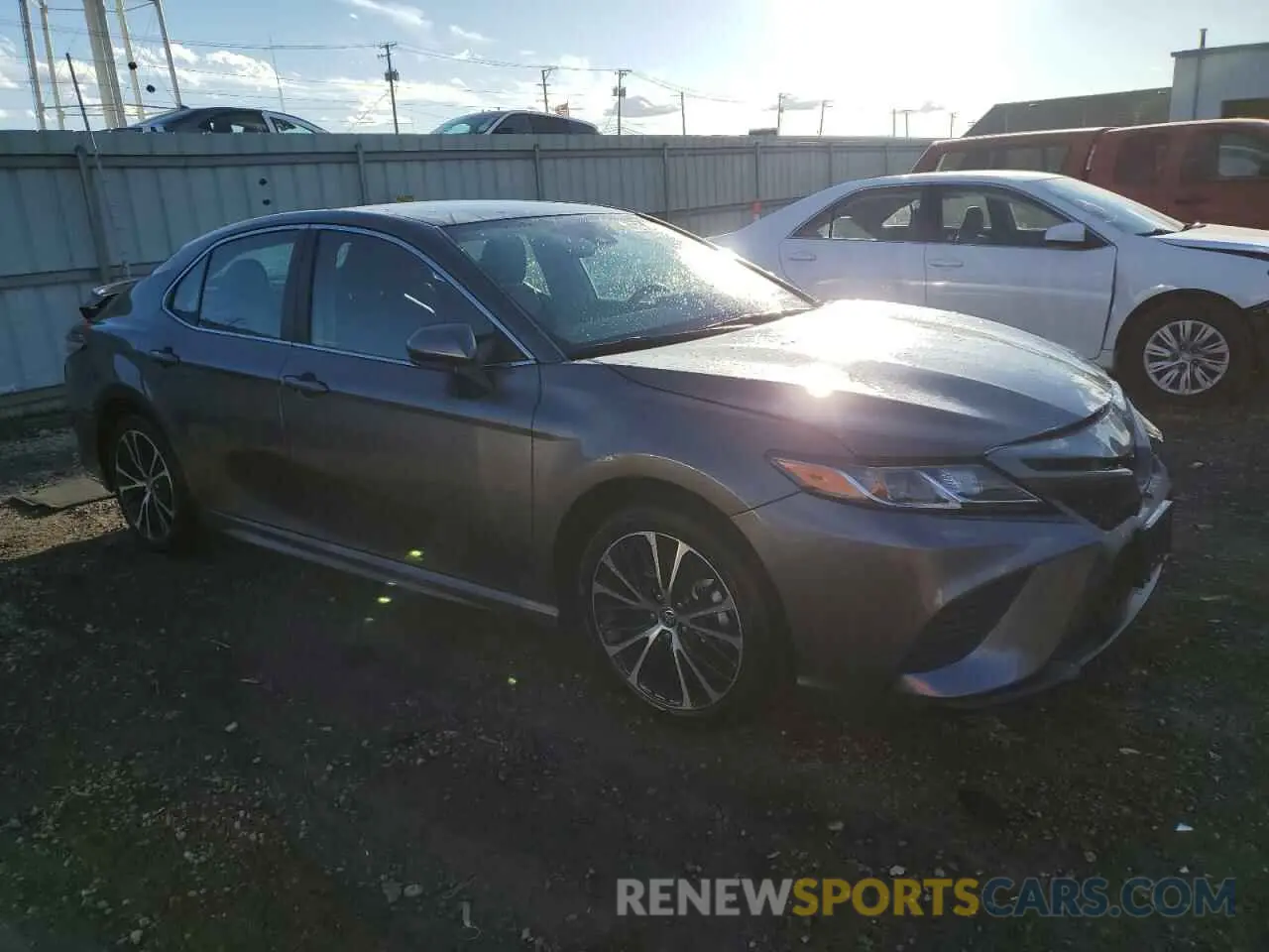 4 fotografías del automóvil dañado 4T1G11AK2LU504690 TOYOTA CAMRY 2020