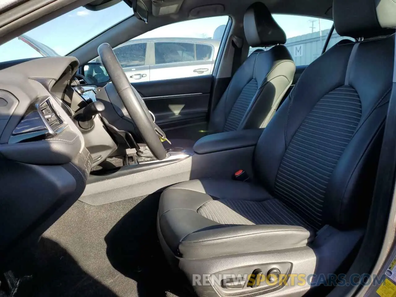 7 fotografías del automóvil dañado 4T1G11AK2LU504690 TOYOTA CAMRY 2020
