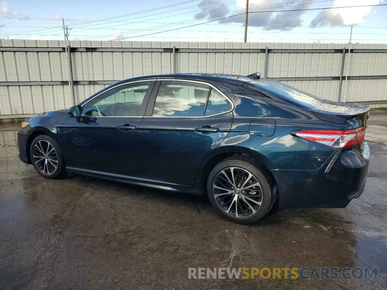 2 fotografías del automóvil dañado 4T1G11AK2LU511350 TOYOTA CAMRY 2020