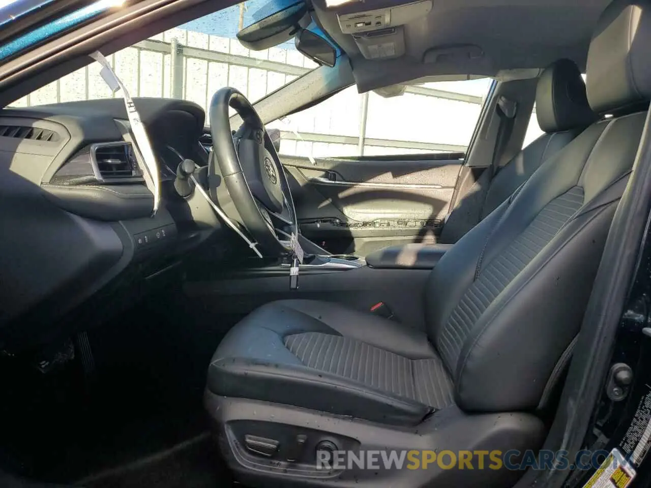 7 fotografías del automóvil dañado 4T1G11AK2LU511350 TOYOTA CAMRY 2020