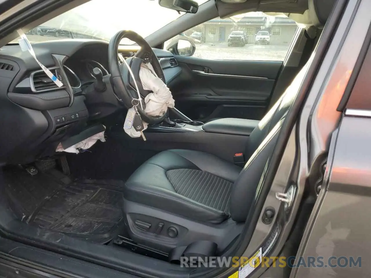 7 fotografías del automóvil dañado 4T1G11AK2LU875039 TOYOTA CAMRY 2020