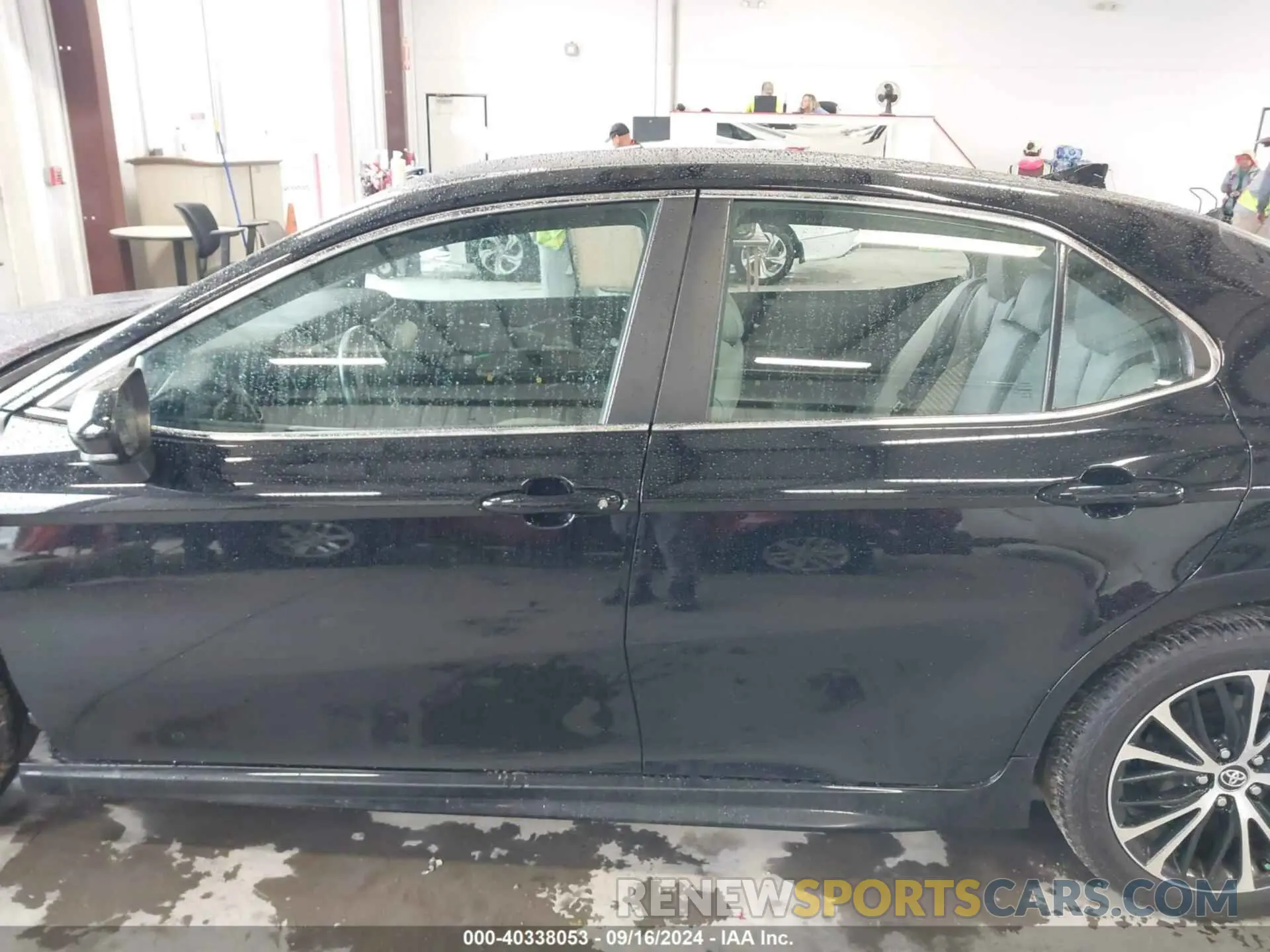 15 fotografías del automóvil dañado 4T1G11AK2LU885490 TOYOTA CAMRY 2020