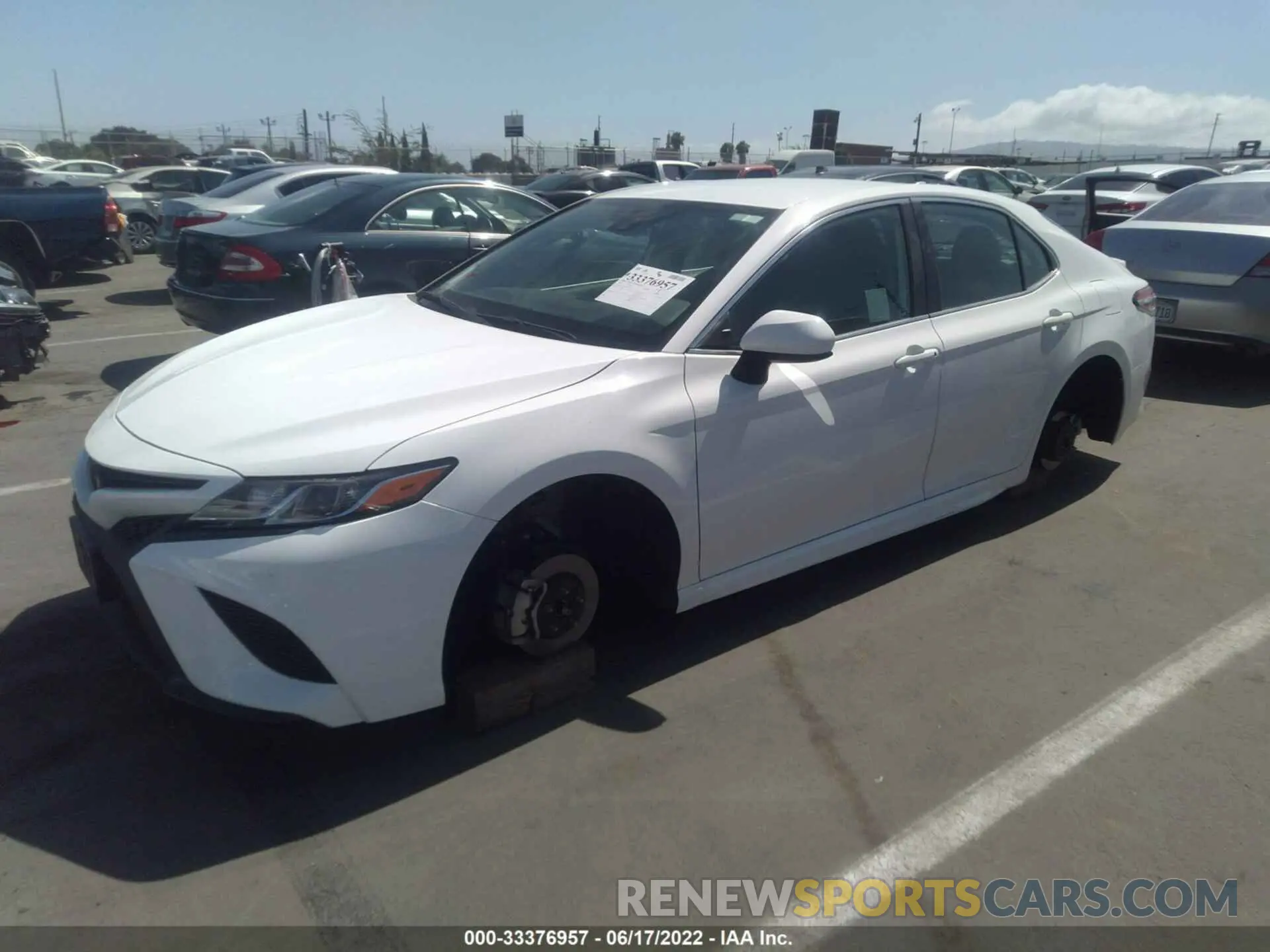 2 fotografías del automóvil dañado 4T1G11AK2LU887191 TOYOTA CAMRY 2020