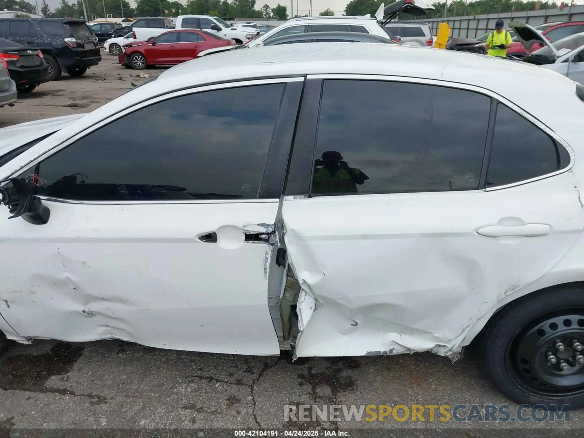 15 fotografías del automóvil dañado 4T1G11AK2LU893508 TOYOTA CAMRY 2020