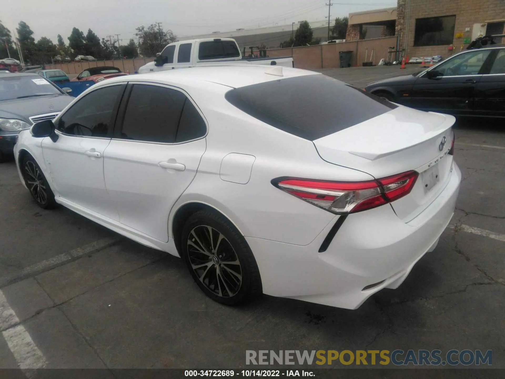 3 fotografías del automóvil dañado 4T1G11AK2LU899227 TOYOTA CAMRY 2020