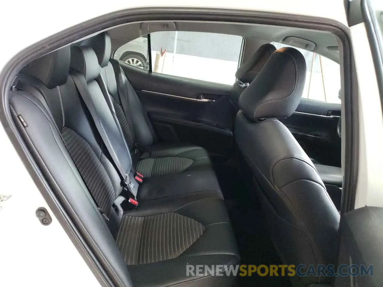 10 fotografías del automóvil dañado 4T1G11AK2LU903423 TOYOTA CAMRY 2020