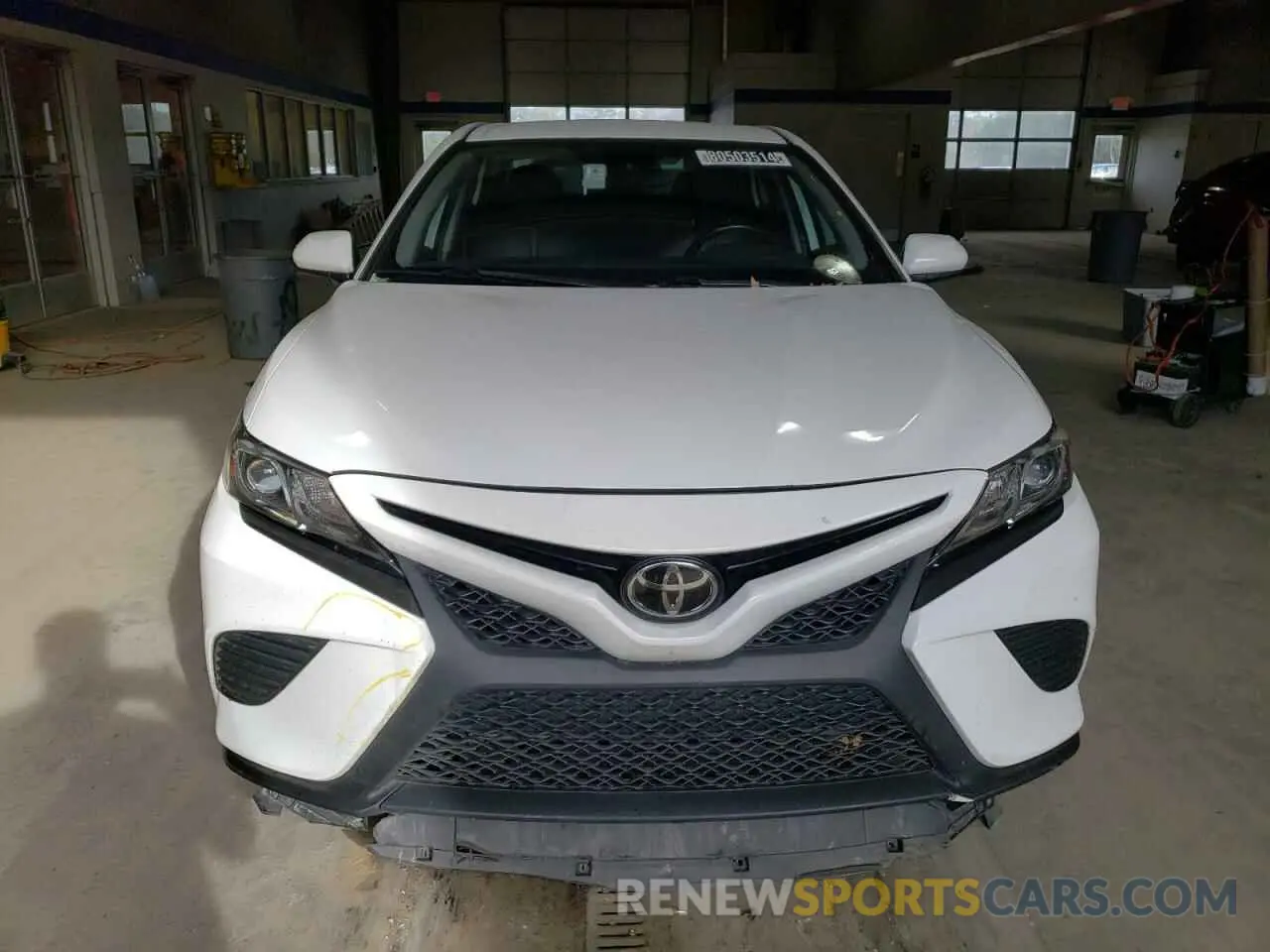 5 fotografías del automóvil dañado 4T1G11AK2LU903423 TOYOTA CAMRY 2020