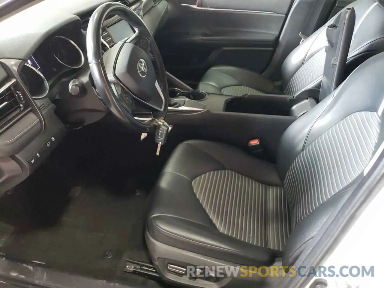 7 fotografías del automóvil dañado 4T1G11AK2LU903423 TOYOTA CAMRY 2020