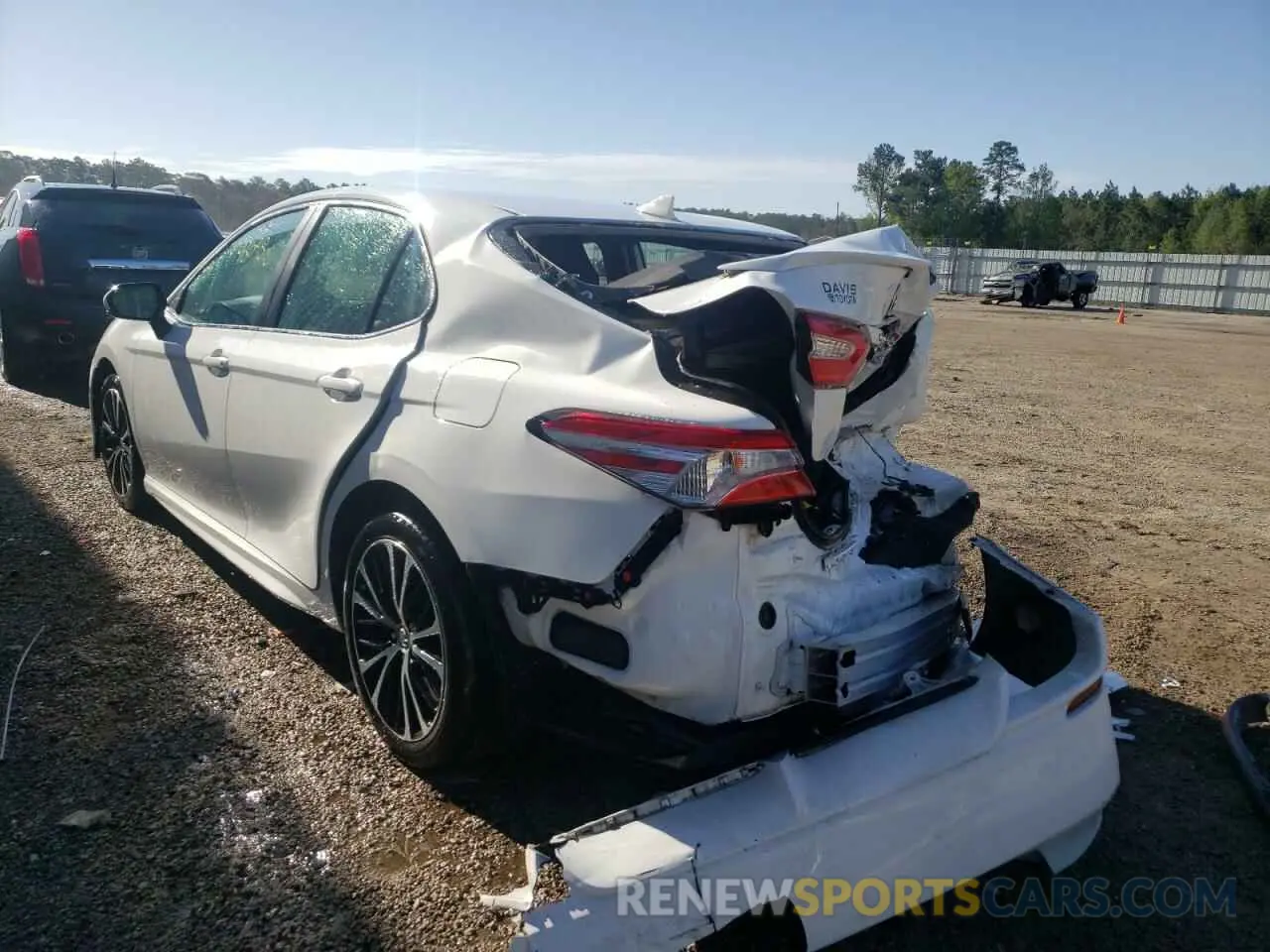 3 fotografías del automóvil dañado 4T1G11AK2LU904295 TOYOTA CAMRY 2020