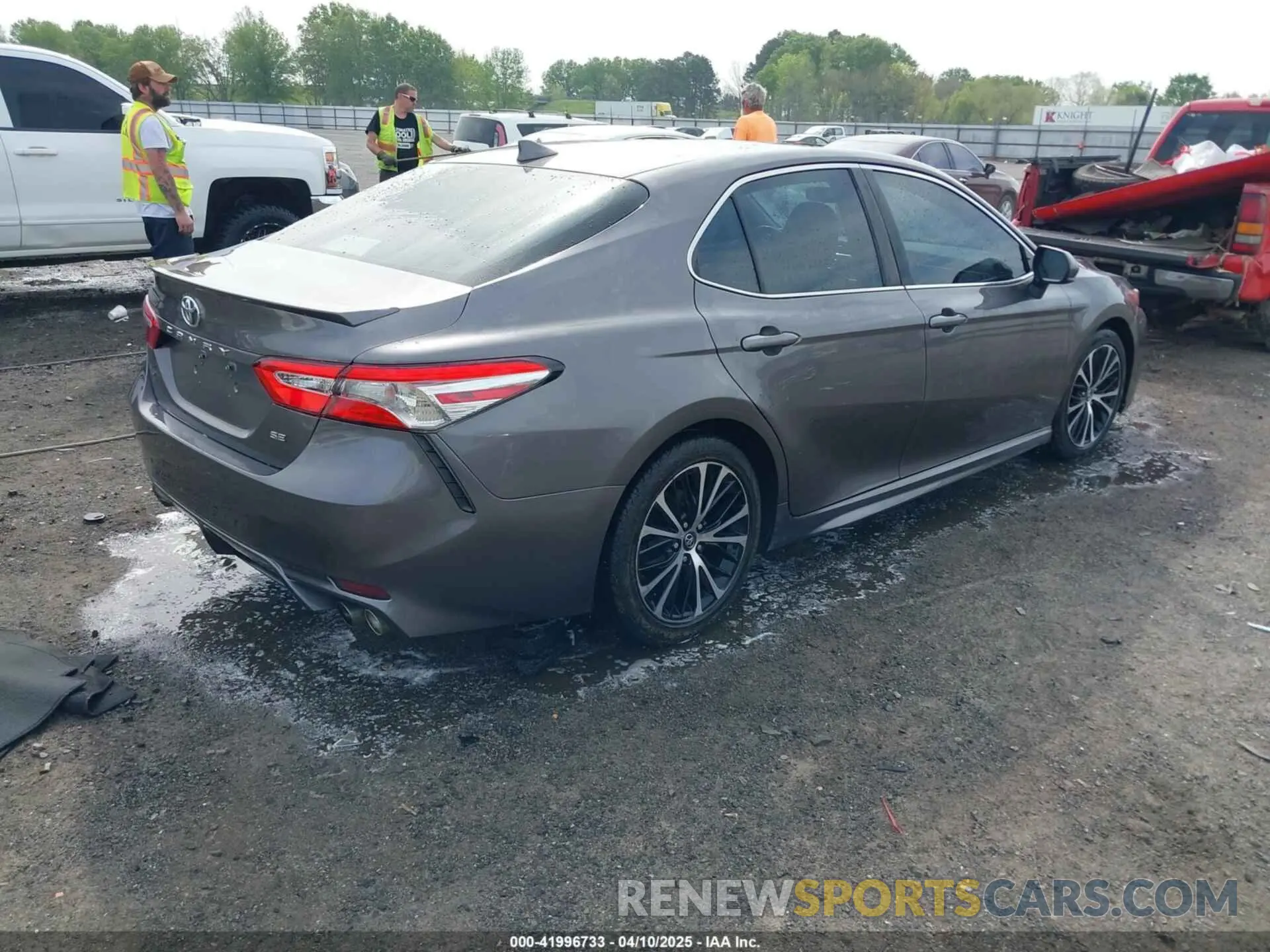 4 fotografías del automóvil dañado 4T1G11AK2LU927463 TOYOTA CAMRY 2020