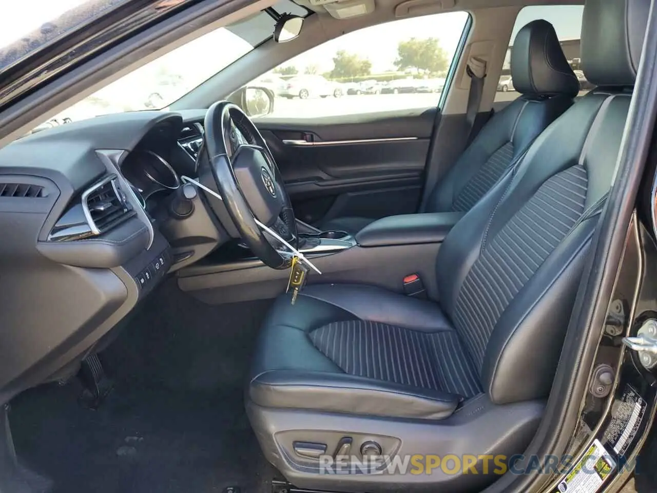 7 fotografías del automóvil dañado 4T1G11AK2LU929777 TOYOTA CAMRY 2020
