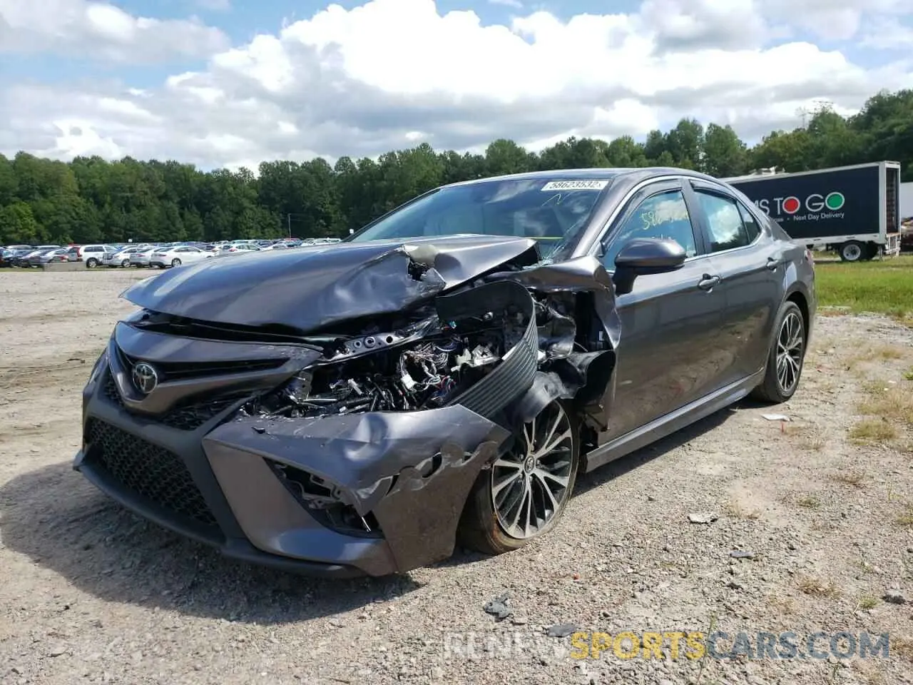 2 fotografías del automóvil dañado 4T1G11AK2LU934669 TOYOTA CAMRY 2020