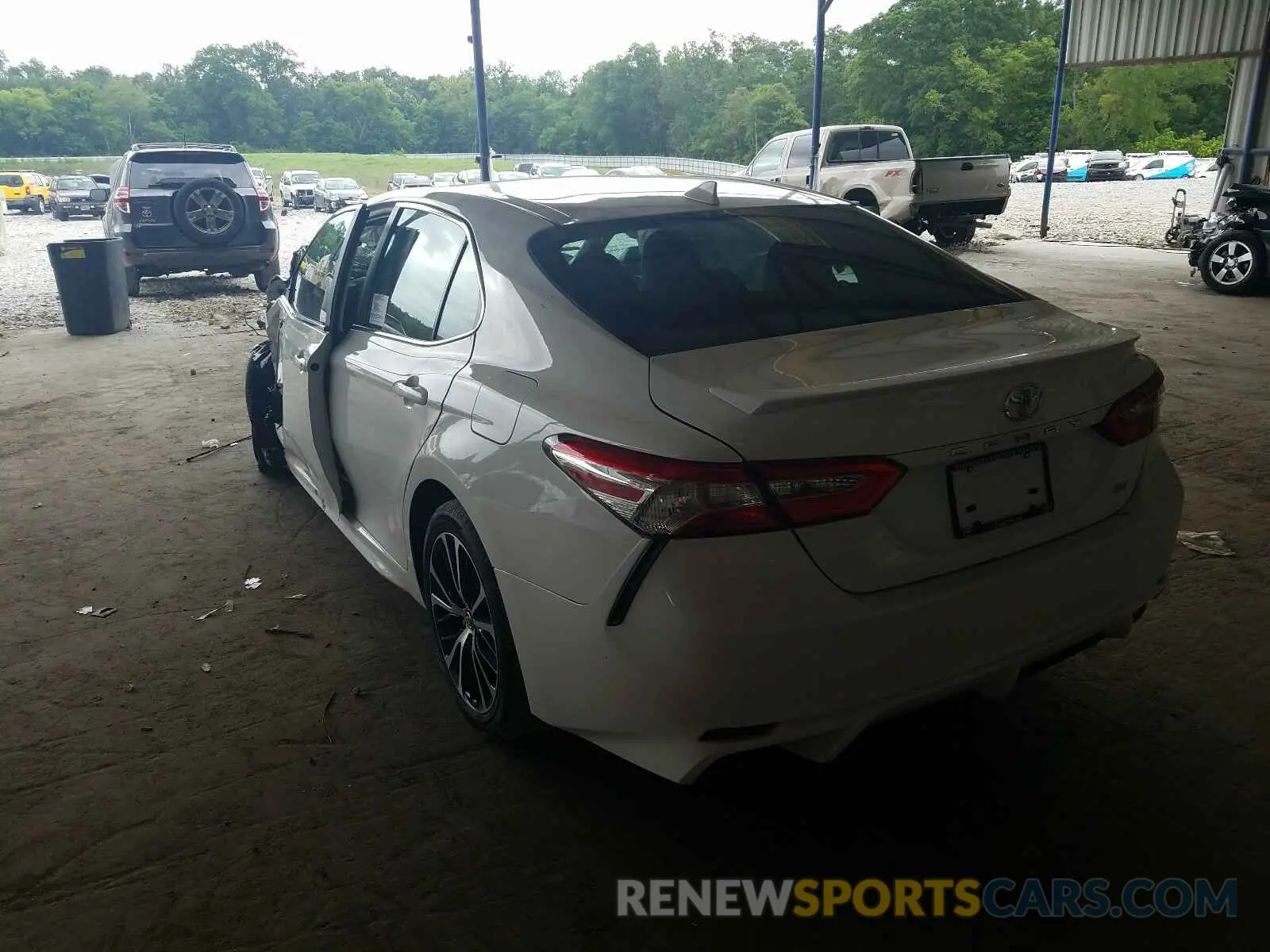 3 fotografías del automóvil dañado 4T1G11AK2LU941038 TOYOTA CAMRY 2020