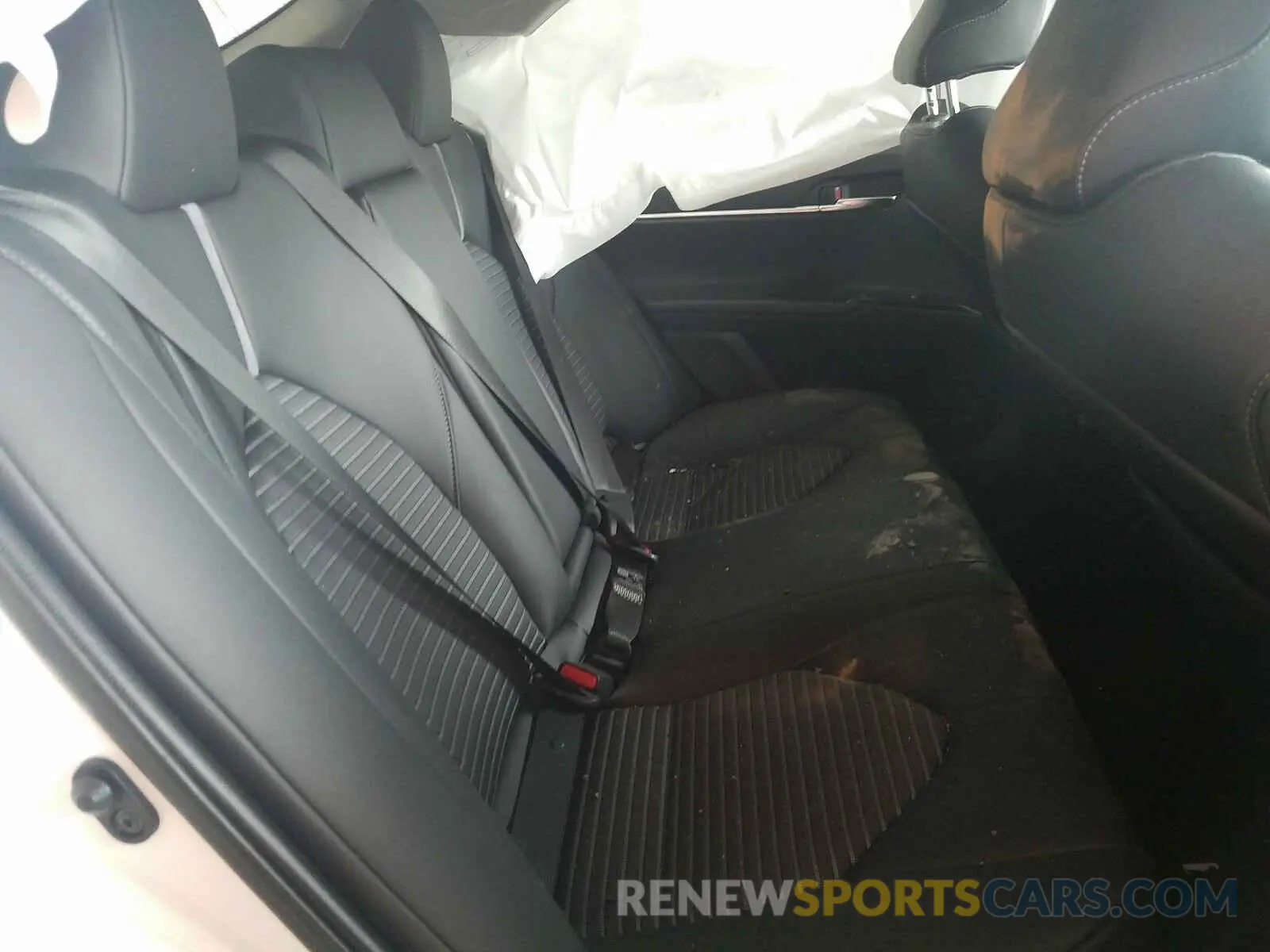 6 fotografías del automóvil dañado 4T1G11AK2LU941038 TOYOTA CAMRY 2020
