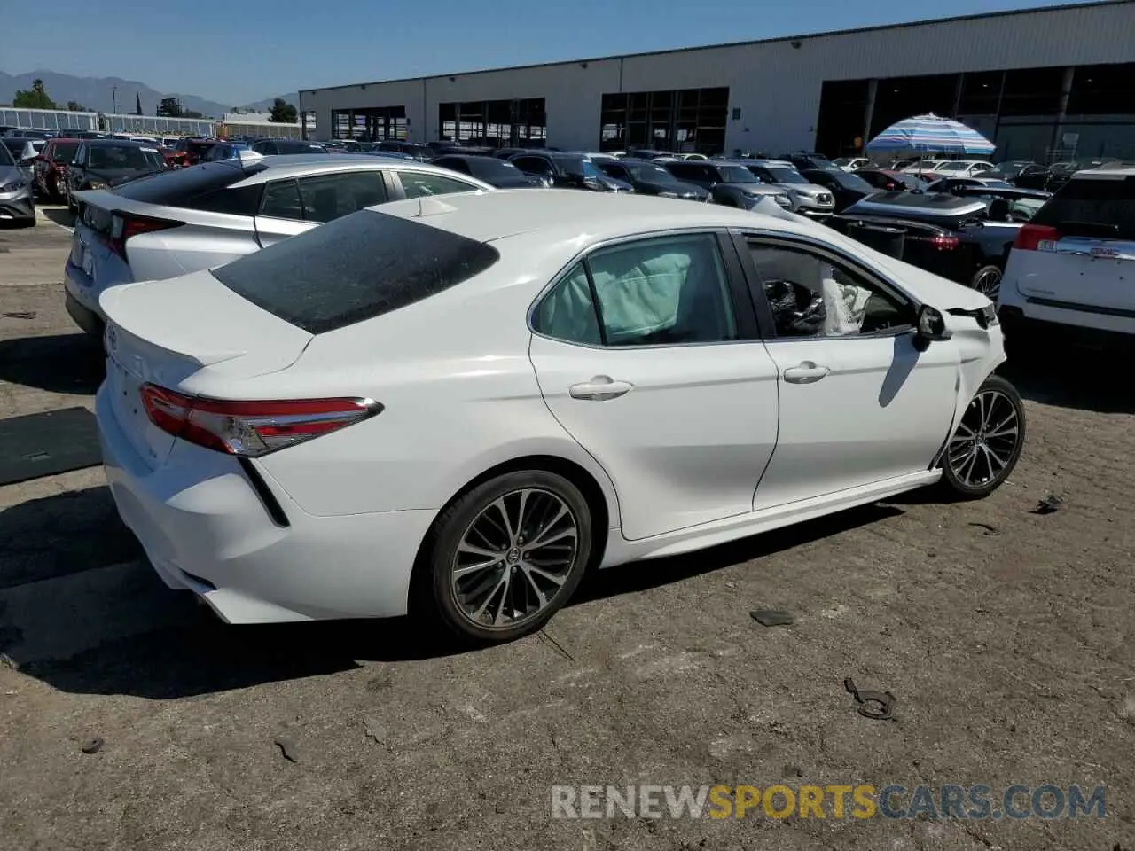 3 fotografías del automóvil dañado 4T1G11AK2LU942853 TOYOTA CAMRY 2020
