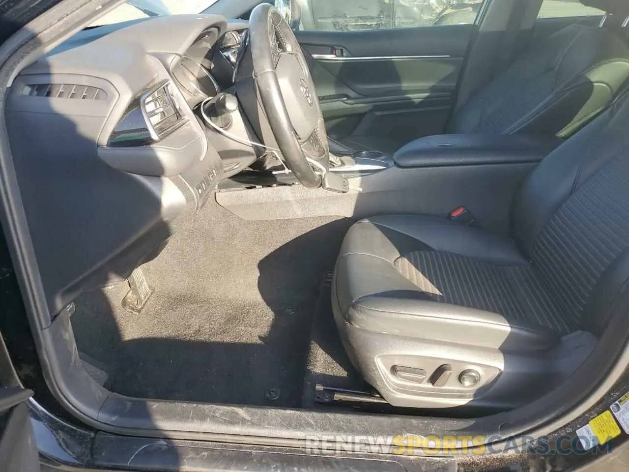 7 fotografías del automóvil dañado 4T1G11AK2LU946580 TOYOTA CAMRY 2020