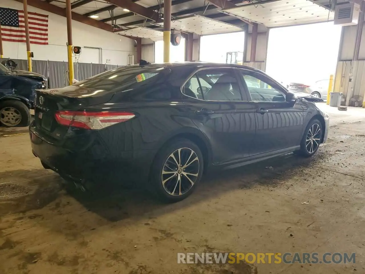 3 fotografías del automóvil dañado 4T1G11AK2LU966599 TOYOTA CAMRY 2020