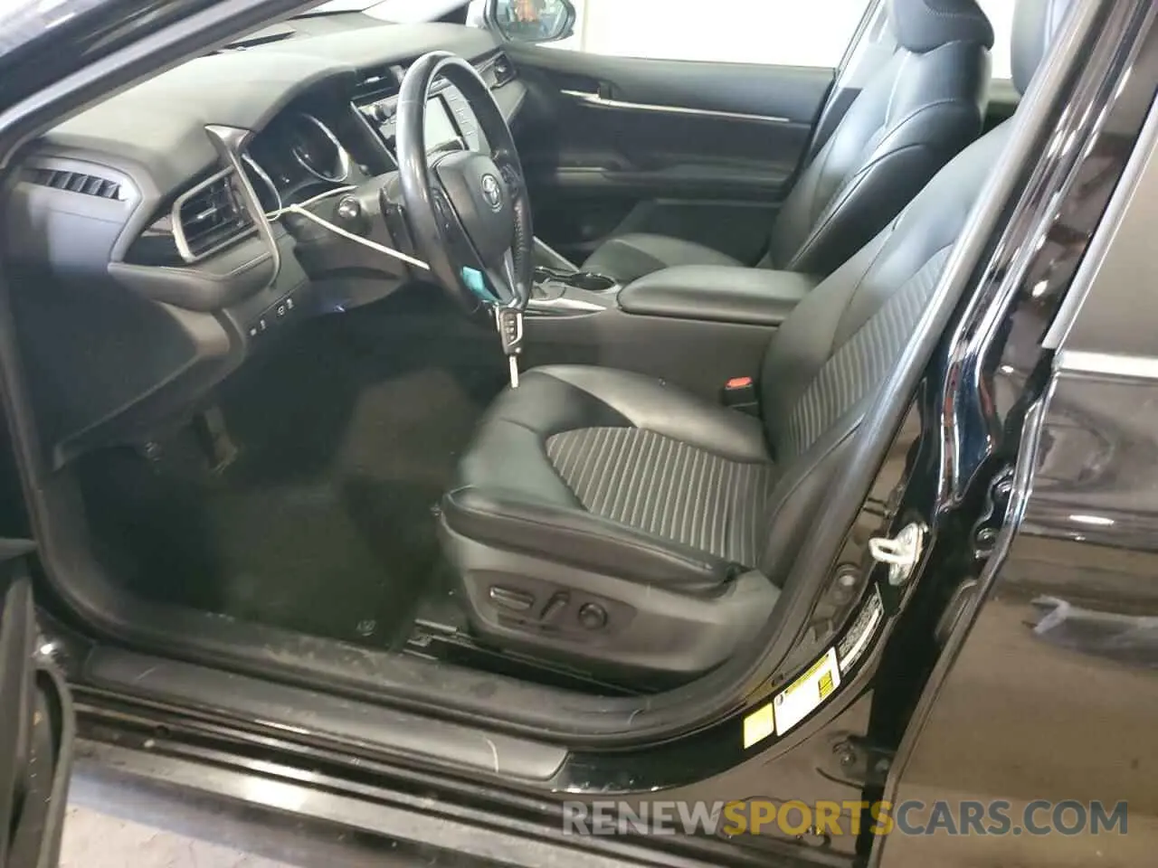 7 fotografías del automóvil dañado 4T1G11AK2LU966599 TOYOTA CAMRY 2020