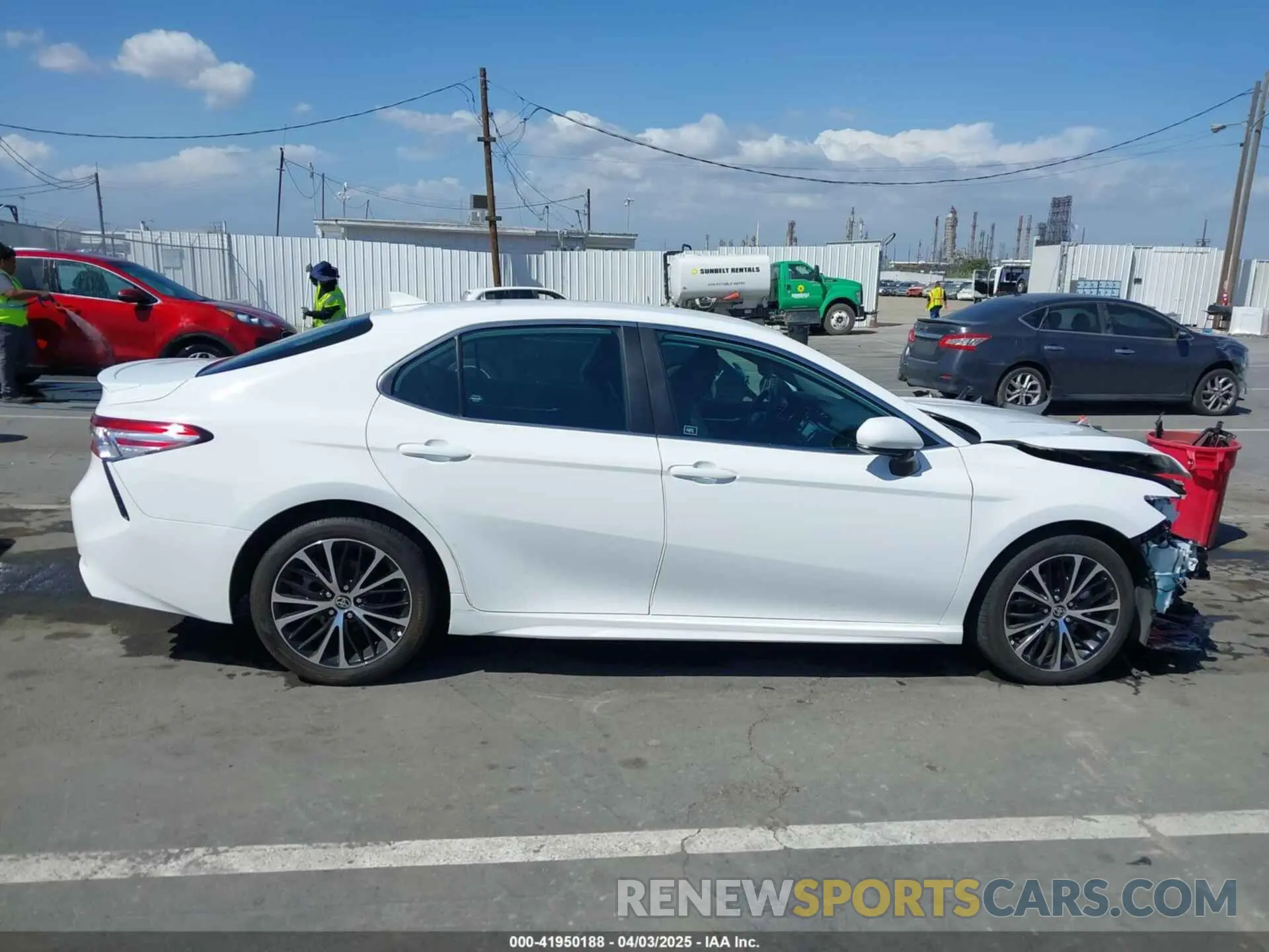 14 fotografías del automóvil dañado 4T1G11AK2LU970118 TOYOTA CAMRY 2020