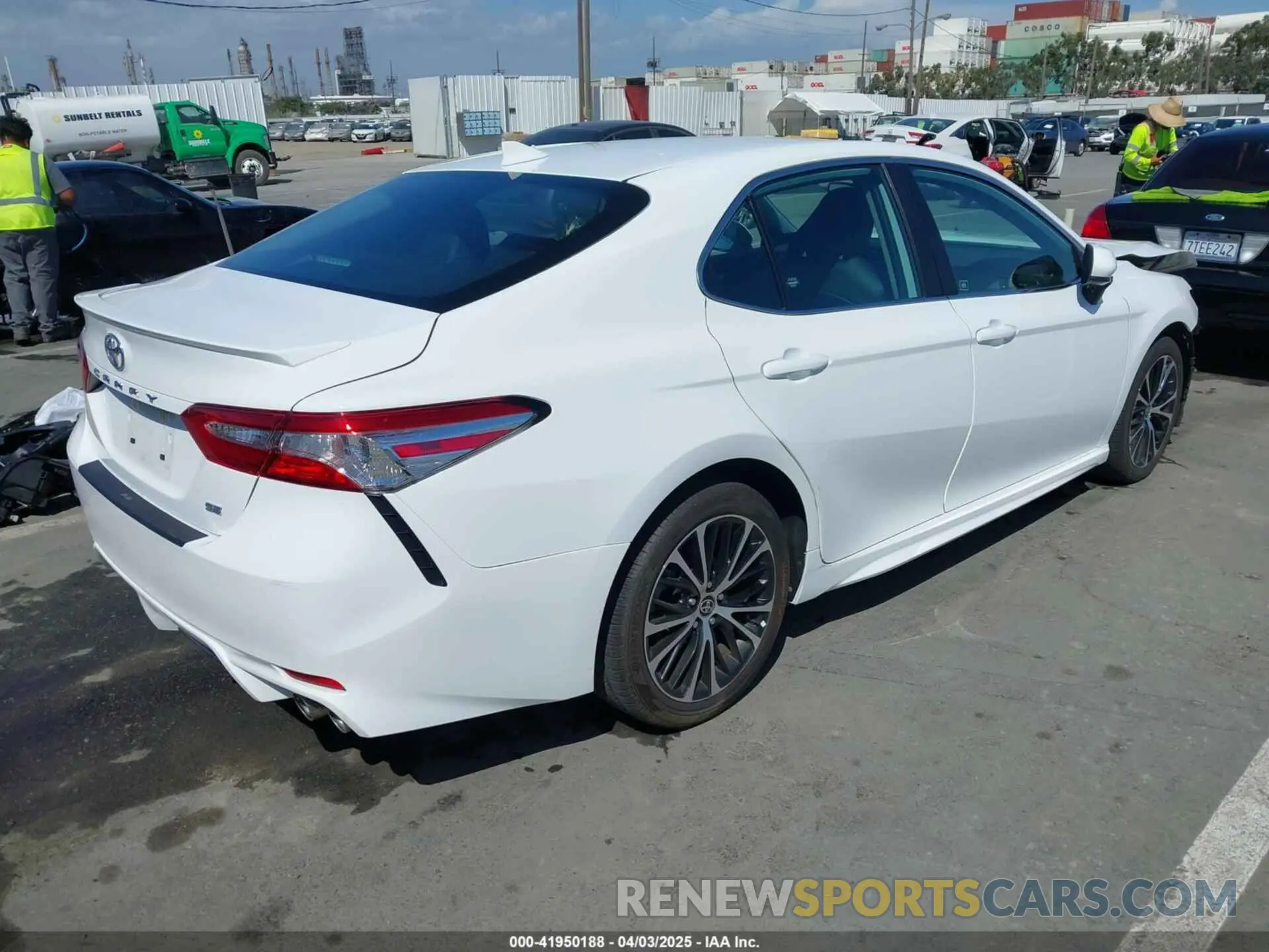 4 fotografías del automóvil dañado 4T1G11AK2LU970118 TOYOTA CAMRY 2020