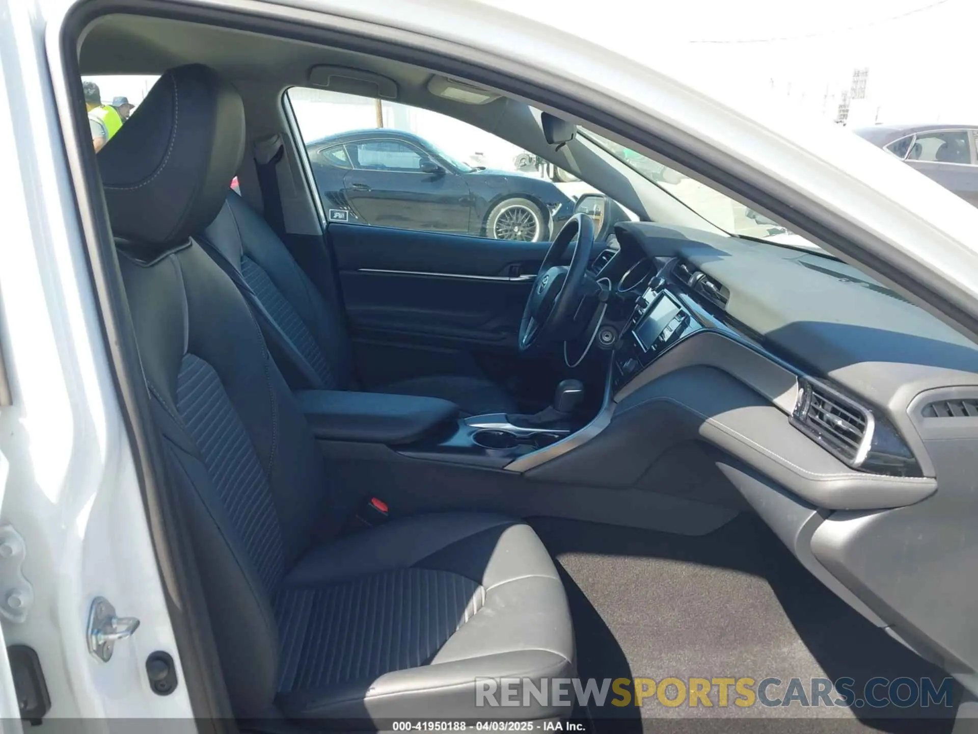 5 fotografías del automóvil dañado 4T1G11AK2LU970118 TOYOTA CAMRY 2020