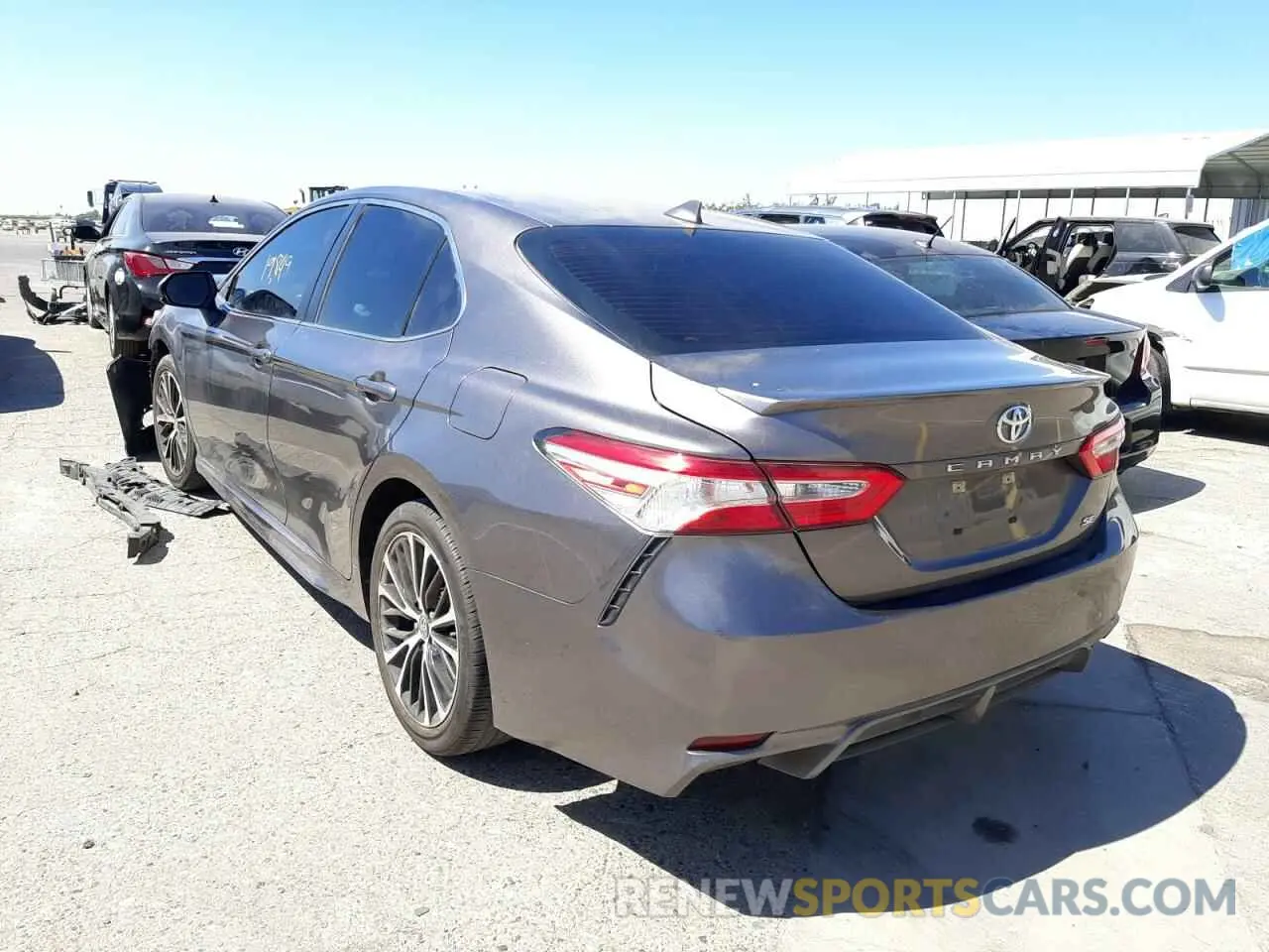 3 fotografías del automóvil dañado 4T1G11AK2LU971592 TOYOTA CAMRY 2020