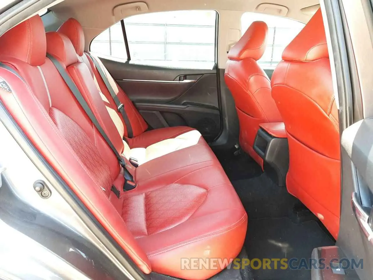6 fotografías del automóvil dañado 4T1G11AK2LU971592 TOYOTA CAMRY 2020