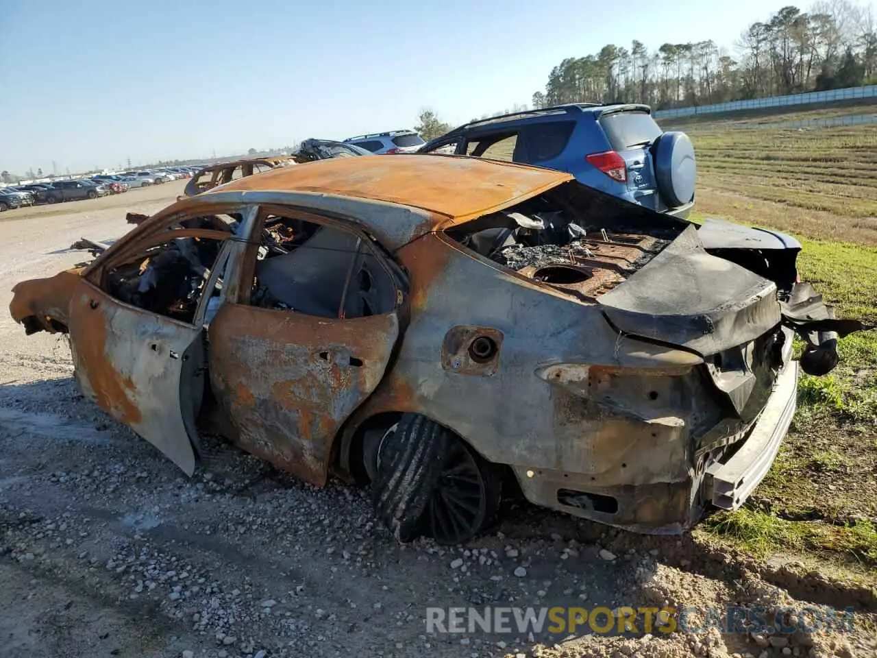 2 fotografías del automóvil dañado 4T1G11AK2LU972600 TOYOTA CAMRY 2020