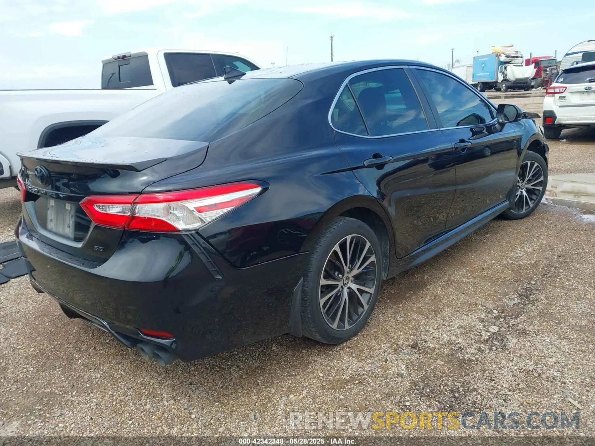 4 fotografías del automóvil dañado 4T1G11AK2LU975285 TOYOTA CAMRY 2020