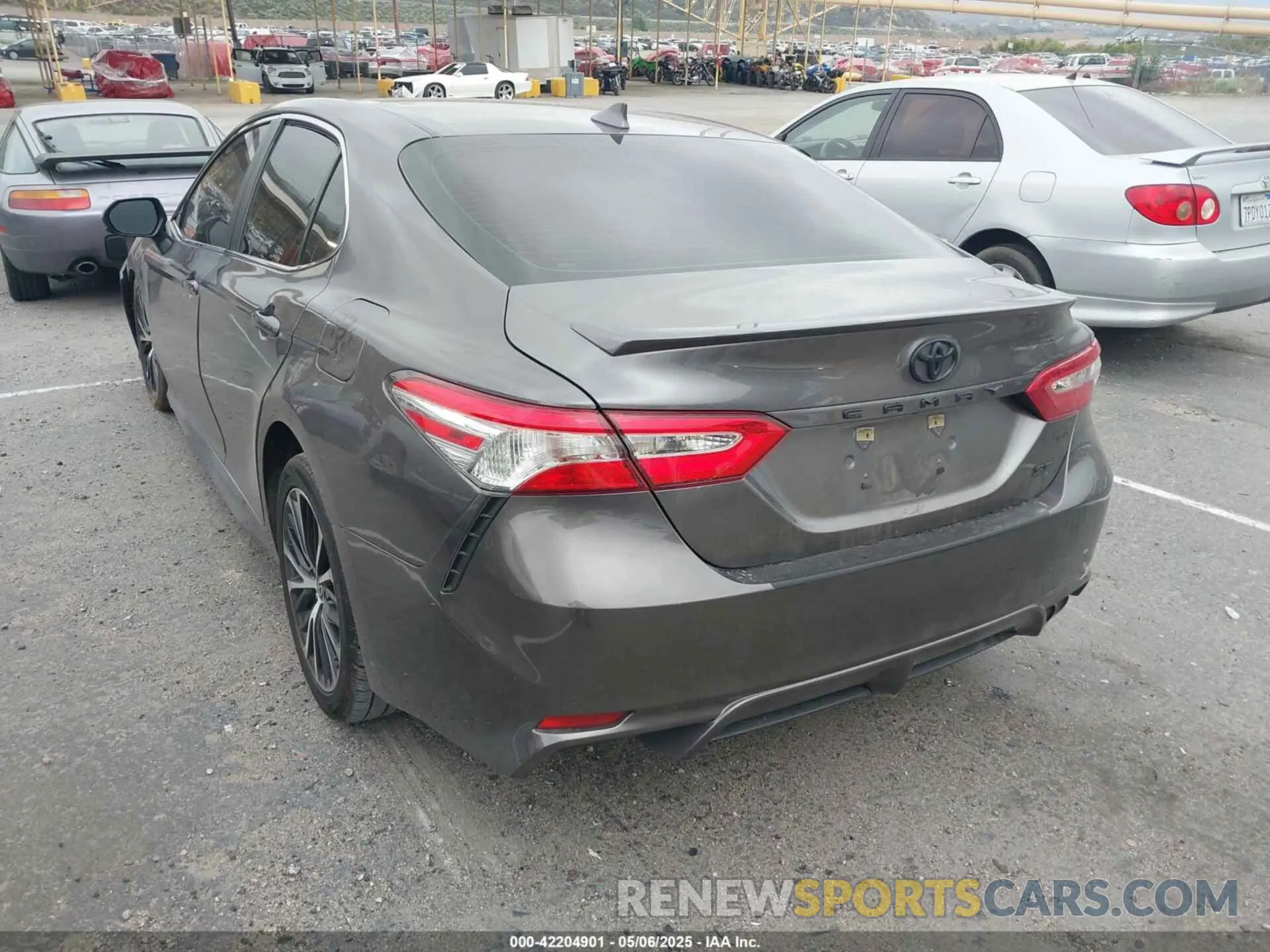 3 fotografías del automóvil dañado 4T1G11AK2LU989218 TOYOTA CAMRY 2020