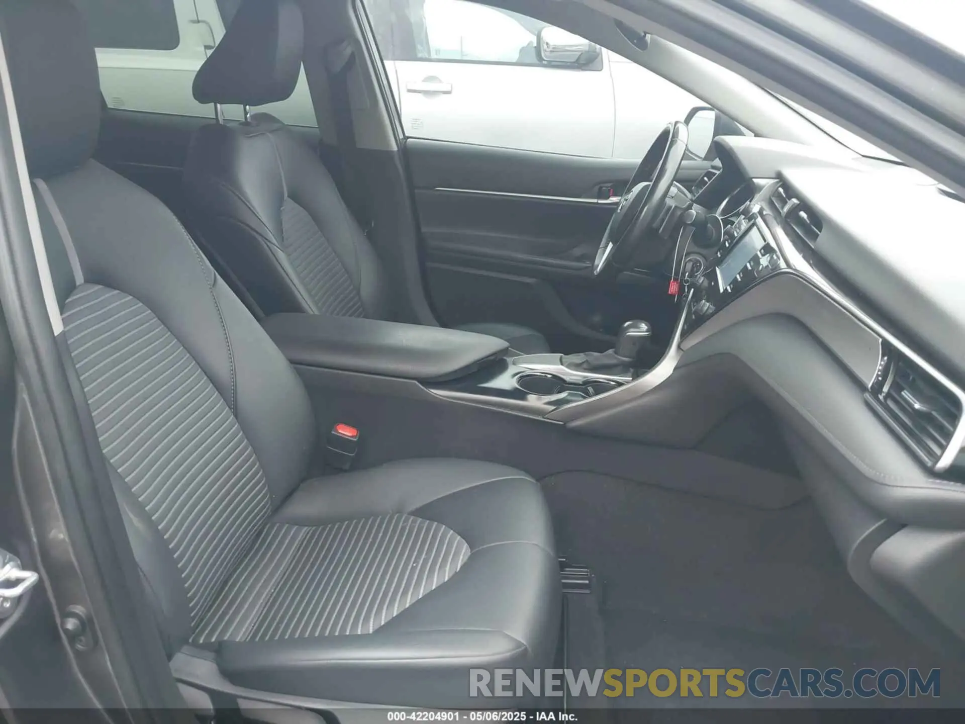 5 fotografías del automóvil dañado 4T1G11AK2LU989218 TOYOTA CAMRY 2020