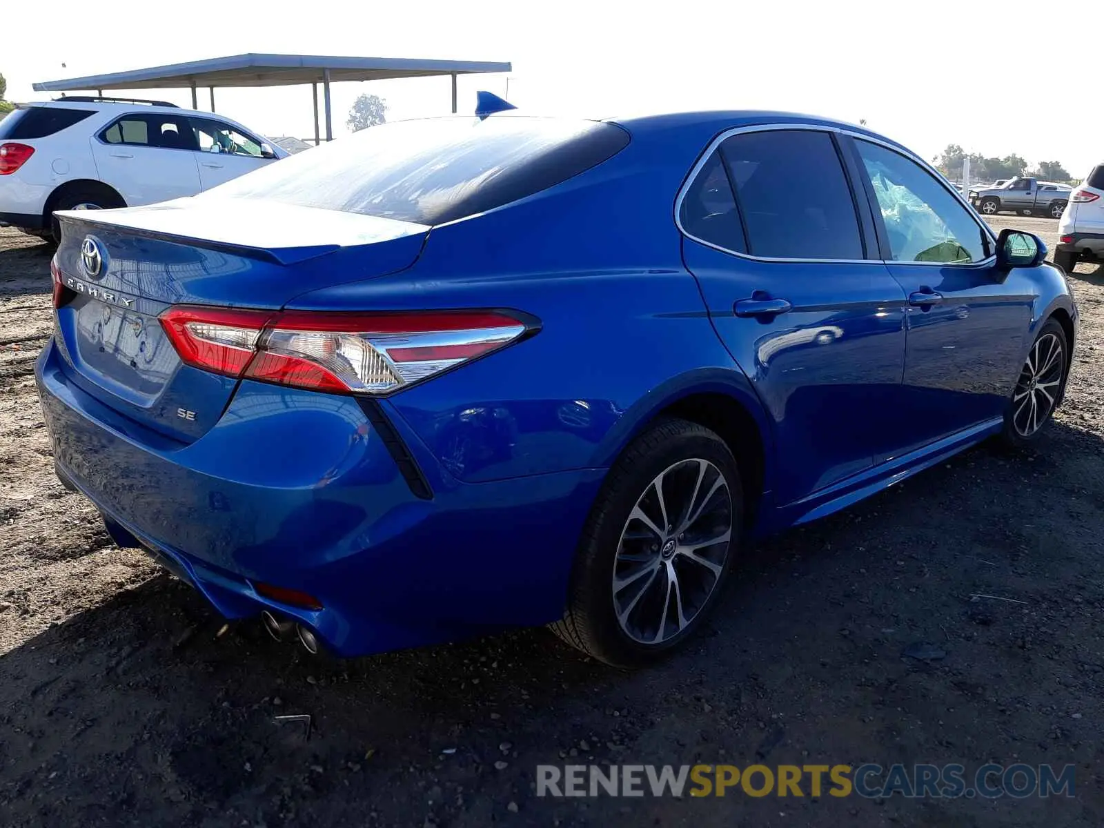 4 fotografías del automóvil dañado 4T1G11AK3LU306667 TOYOTA CAMRY 2020