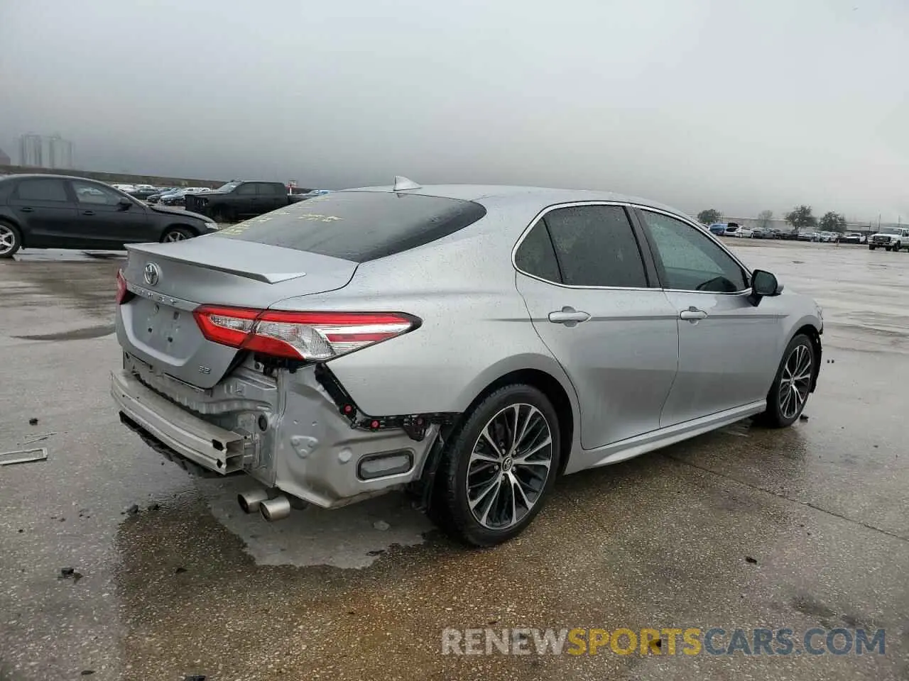 3 fotografías del automóvil dañado 4T1G11AK3LU322920 TOYOTA CAMRY 2020