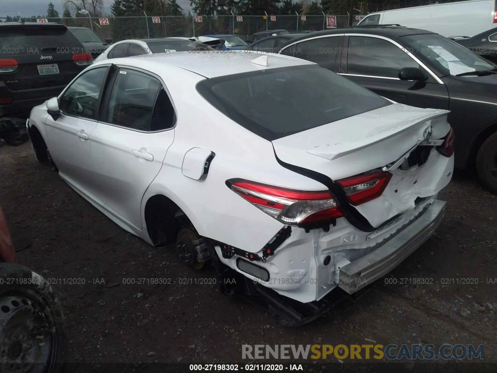 3 fotografías del automóvil dañado 4T1G11AK3LU328040 TOYOTA CAMRY 2020