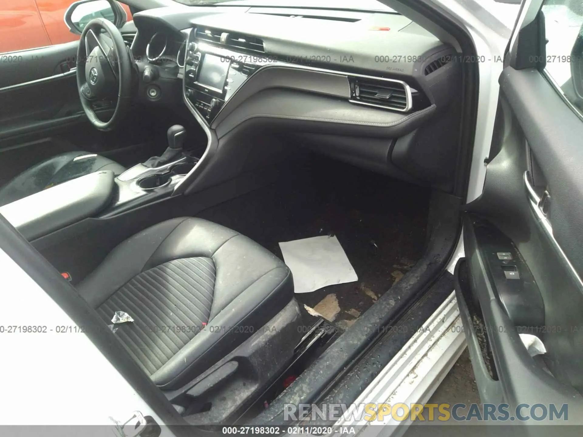 5 fotografías del automóvil dañado 4T1G11AK3LU328040 TOYOTA CAMRY 2020