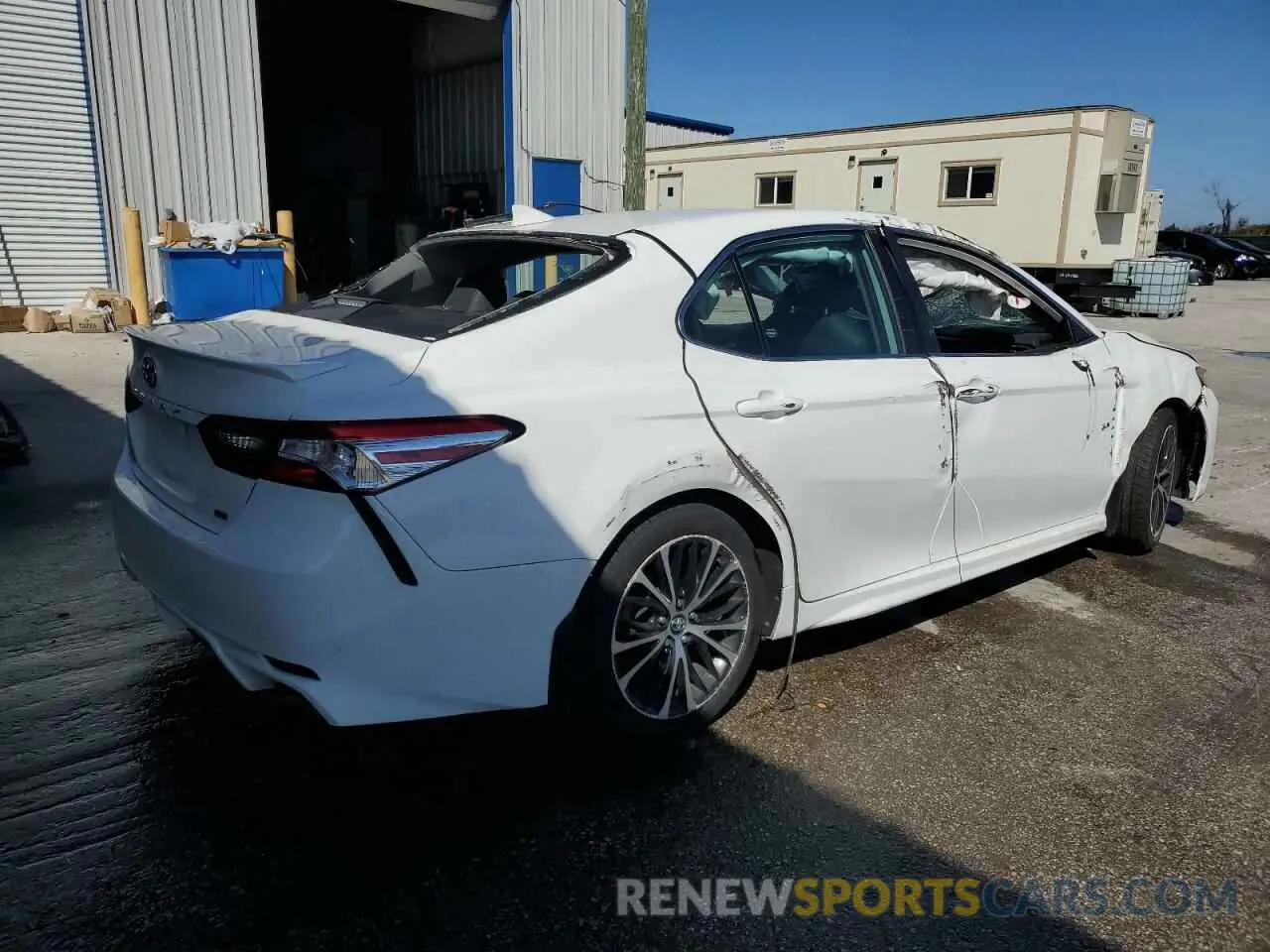 3 fotografías del automóvil dañado 4T1G11AK3LU340642 TOYOTA CAMRY 2020