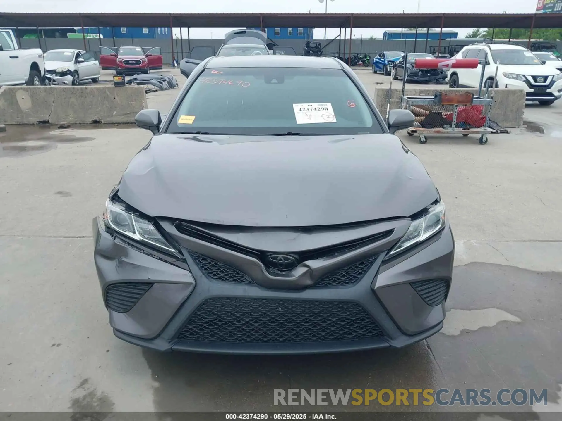 12 fotografías del automóvil dañado 4T1G11AK3LU349972 TOYOTA CAMRY 2020