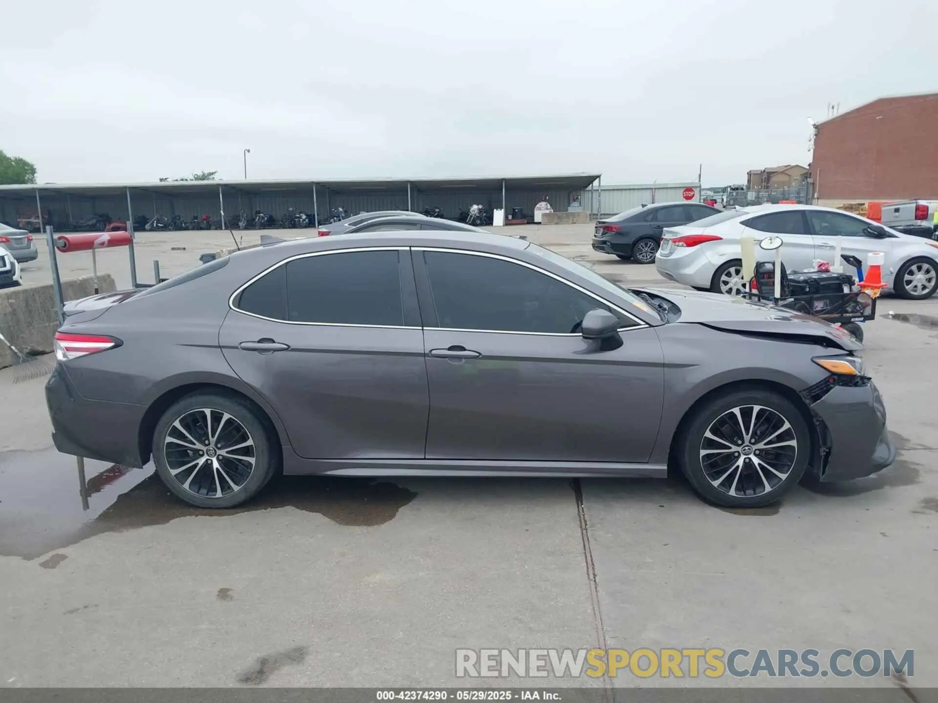 13 fotografías del automóvil dañado 4T1G11AK3LU349972 TOYOTA CAMRY 2020