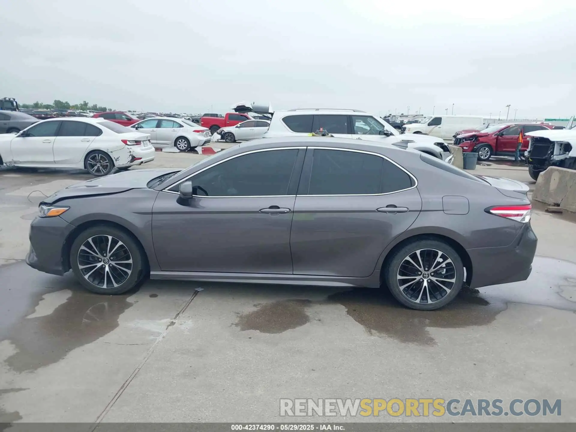 14 fotografías del automóvil dañado 4T1G11AK3LU349972 TOYOTA CAMRY 2020